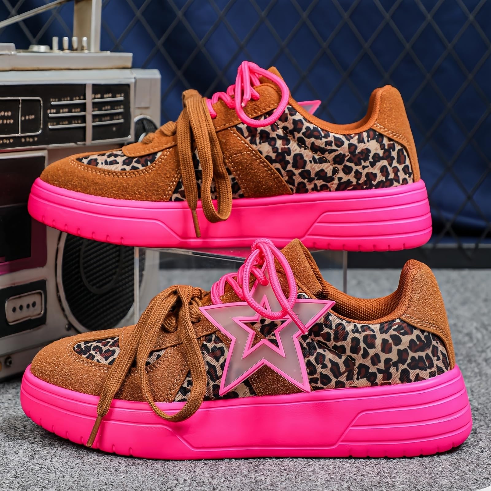 Modne damskie trampki z gwiazdami brokatowe cekiny sznurowane niskie buty tenisowe do biegania buty do chodzenia lekkie antypoślizgowe skórzane buty retro, Wisiorek Leopard Print, 39.5 EU