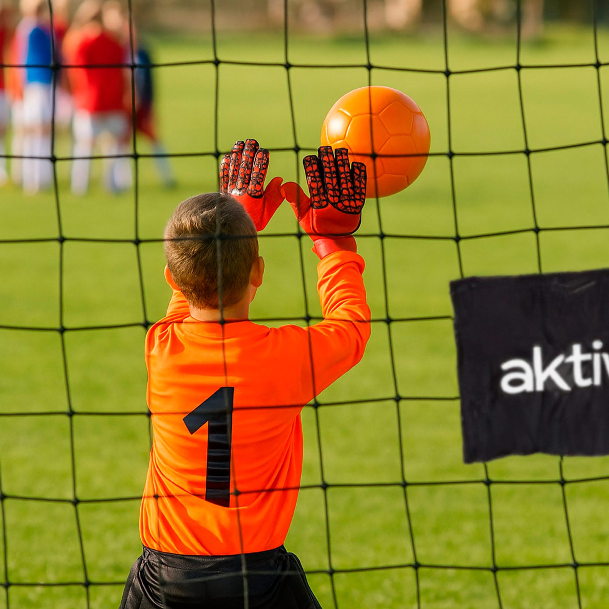 AKTIVE But de Football en Acier, Structure démontable, Montage Facile, 300x90x160 cm, avec Filet en Polyester, Comprend 7 piquets de Fixation, Solide et léger, pour l'entraînement (54307)