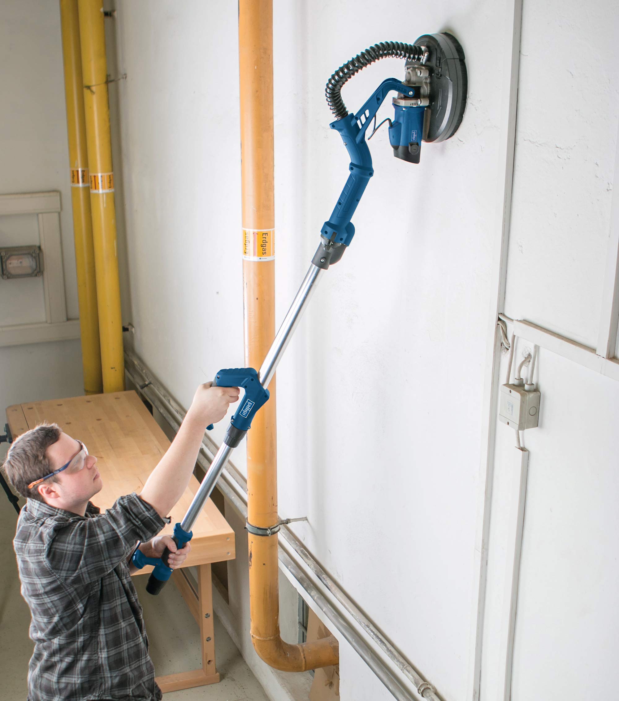 Scheppach Wand & Deckenschleifer DS920 | 710W, Ø 215mm, bis 90° neigbarer Schleifkopf, teleskopierbar, Trockenbauschleifer inkl. 6 Schleifscheiben, Absaugadapter & Absaugschlauch & LED-Arbeitsleuchte