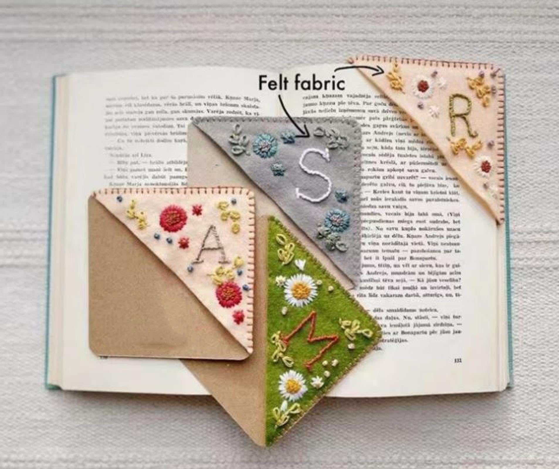 Amazon.co.jp: 手作り刺繍しおり、読書愛好家のためのフェルト三角形