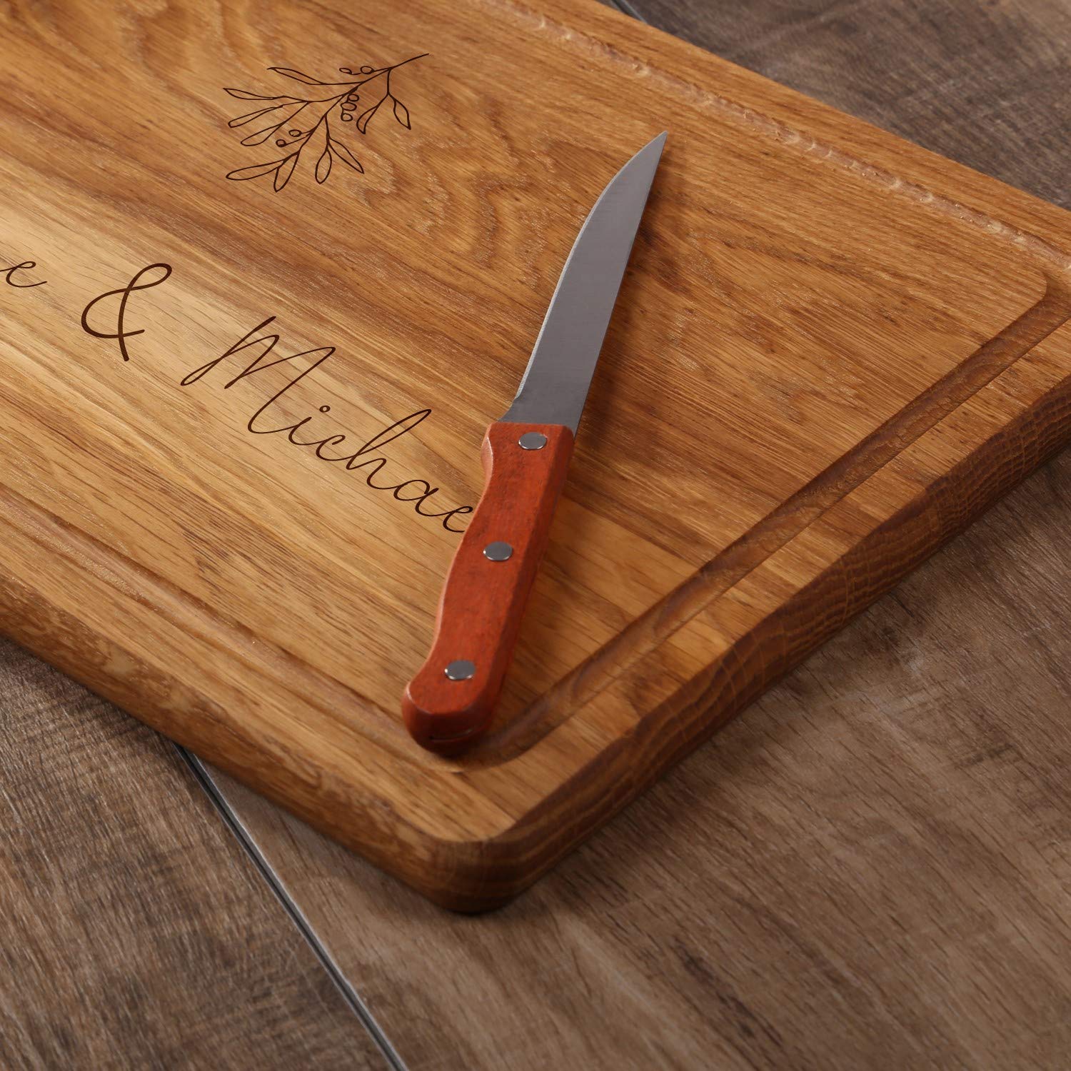 FORYOU24 Holz Schneidebrett dunkel mit Gravur Motiv 08 - personalisiert mit Wunsch-Namen Küchenbrett graviert als Geschenkidee zur Hochzeit