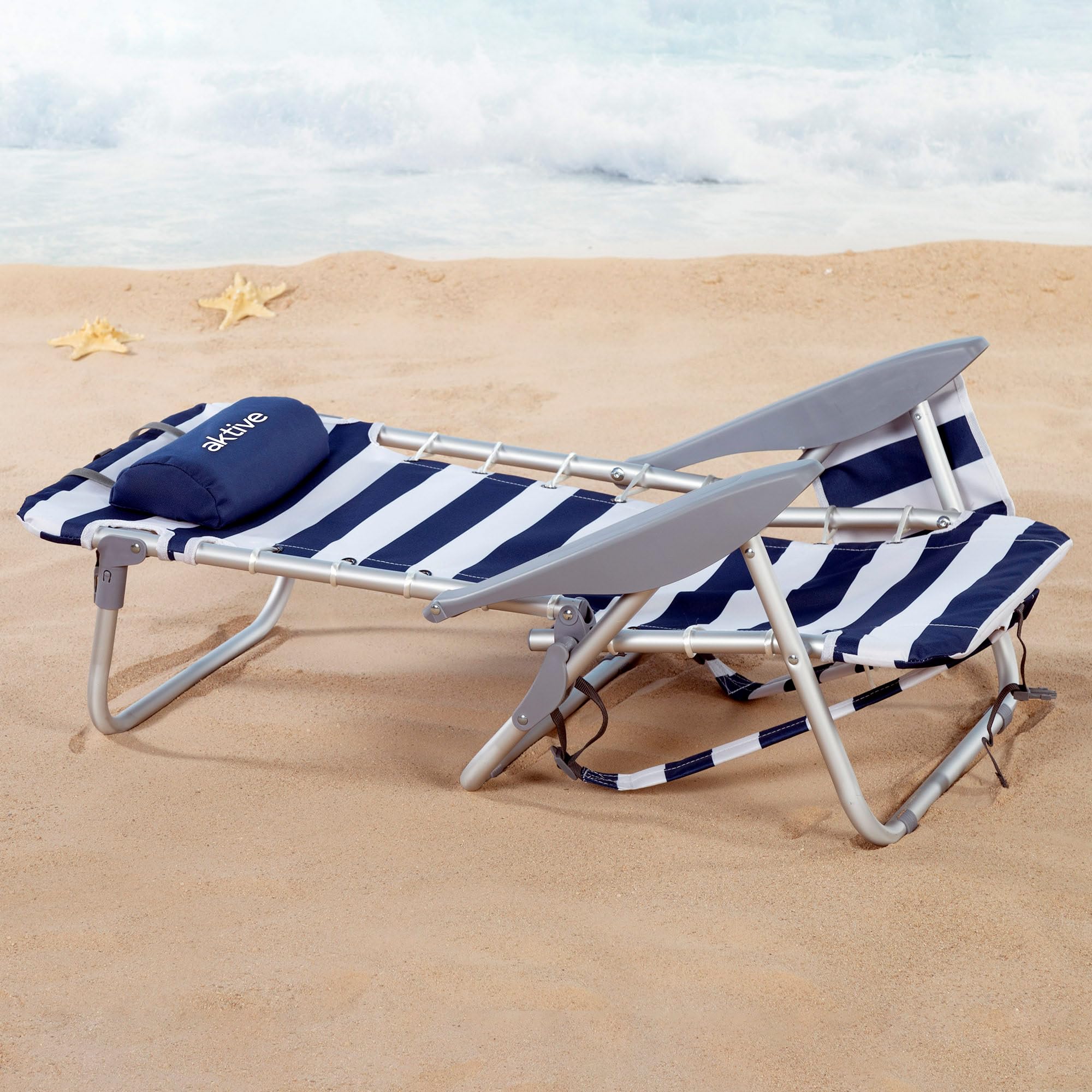AKTIVE Klappbarer Strandstuhl, 8 Positionen, Blau, 48 x 49 x 82 cm, Inklusive gepolstertem Kissen, Tragegriffe, Belastbar bis 110 kg, Stühle mit verstellbarer Rückenlehne, Mehrere Positionen (62668