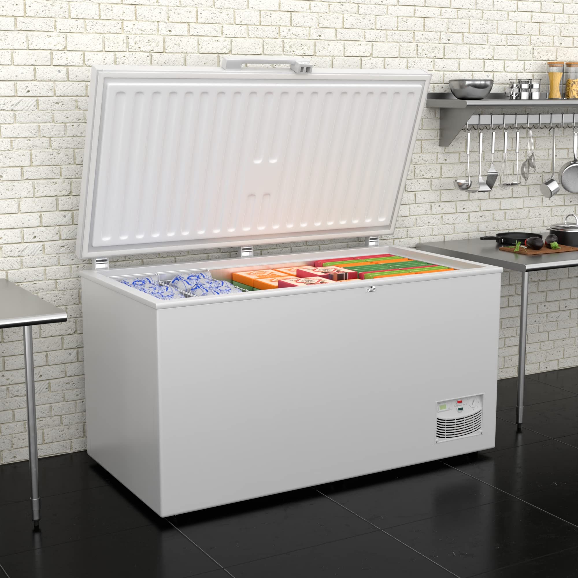 Cf16hc Commercial Chest Freezer - 15.9 Cu. Ft. on Fridge.com - View 4