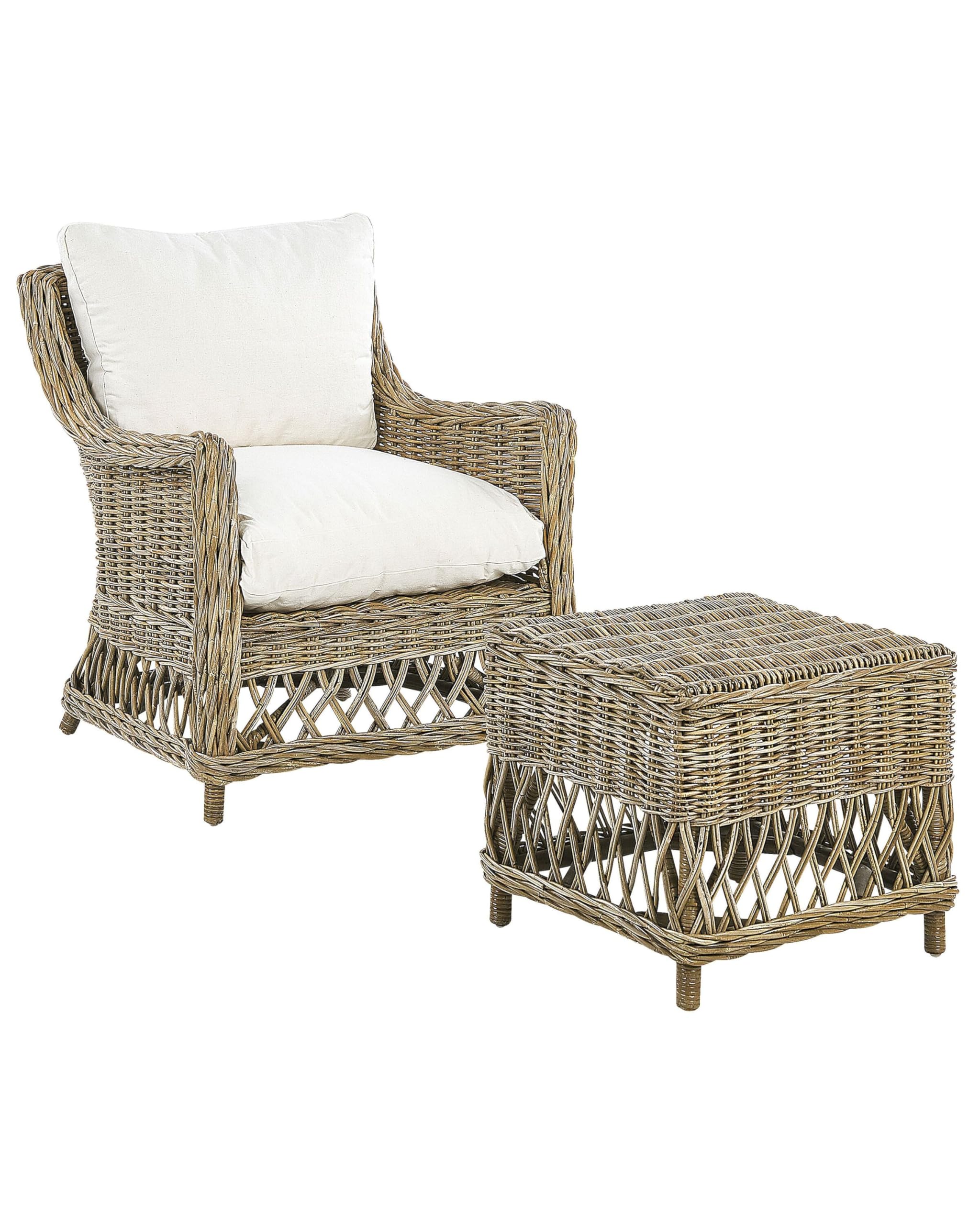Poltrona da giardino in rattan naturale con cuscini in cotone bianco