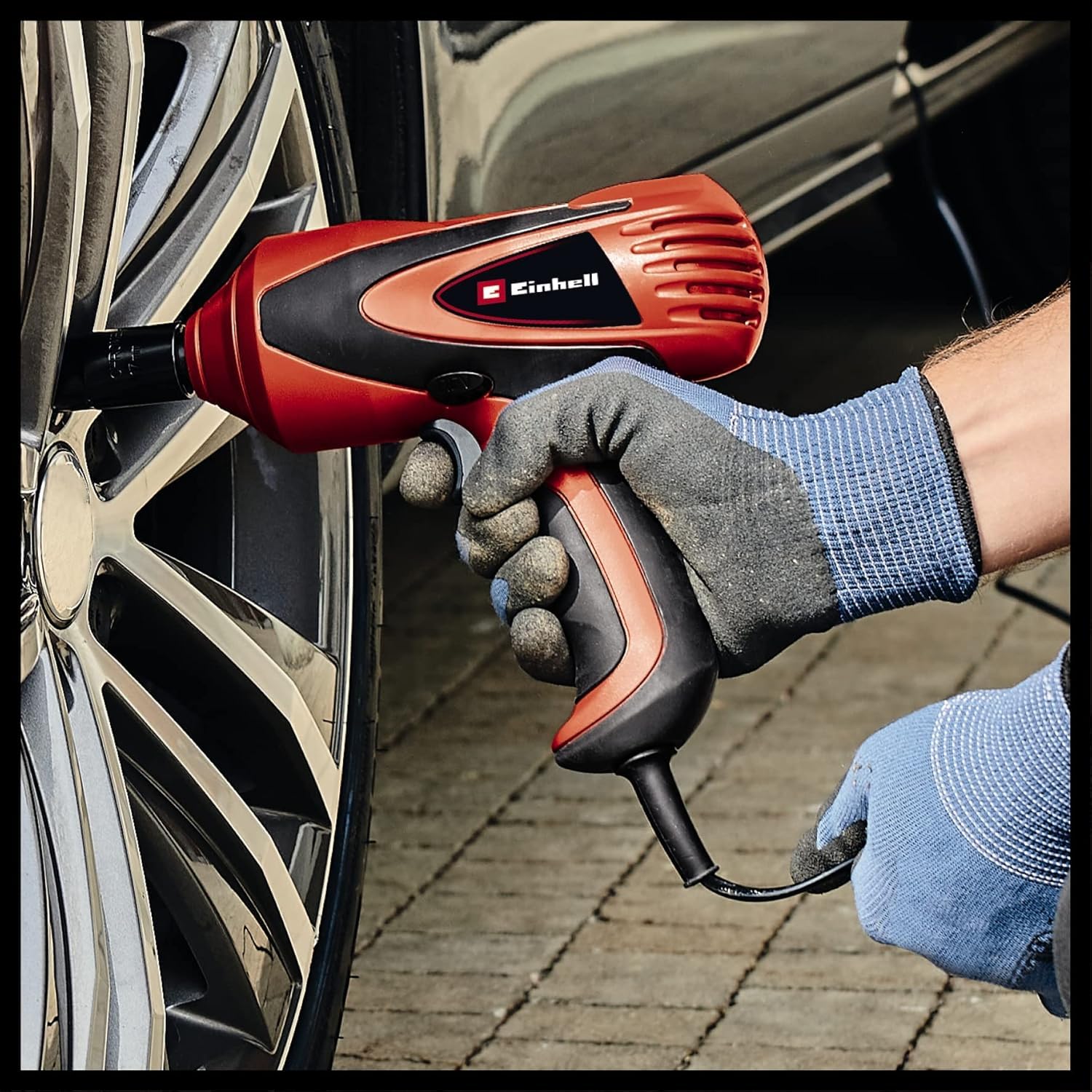 Avvitatore a impulsi per auto CC-HS 12/2 di Einhell (12 V, max. 350 Nm di coppia, livella a bolla integrata, luce LED, incl. 2 inserti a bussola da 17/19 e 21/23 mm)