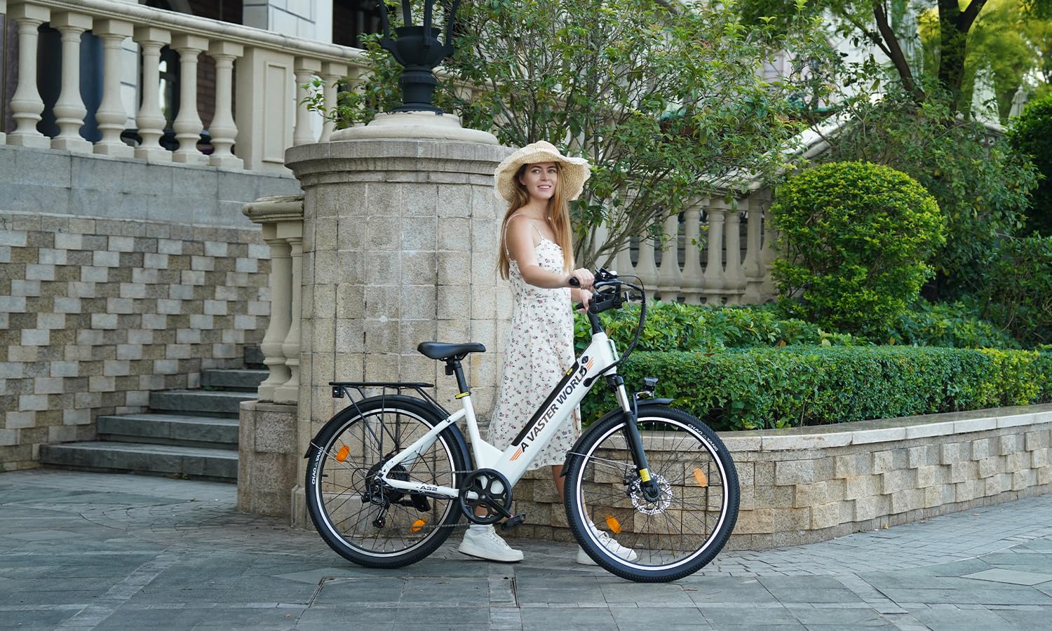 VDL Vélo électrique pour femme - 26" - Batterie 36 V 12,8 Ah - Moteur puissant - Shimano 7 vitesses - Freins à disque - LED - 26 x 1,95 - Blanc