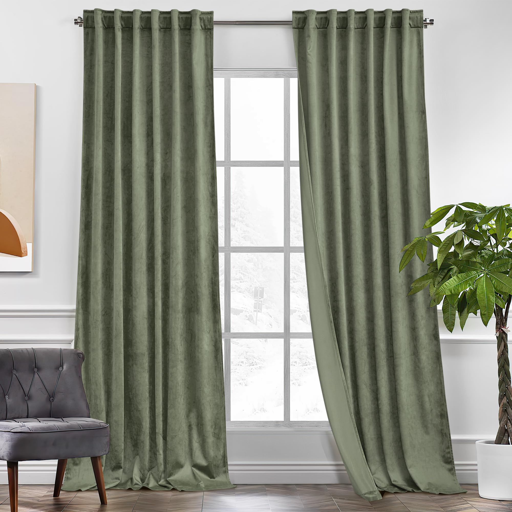 Rideaux occultants en velours vert pour salon chaleureux