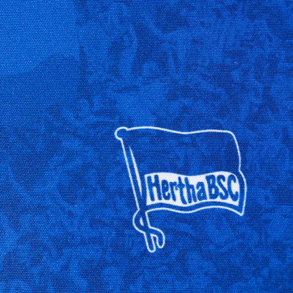 Hertha BSC Wanduhr - Fahnenmeer Design, 30 Cm Mit Glas, Perfekt Für Fans