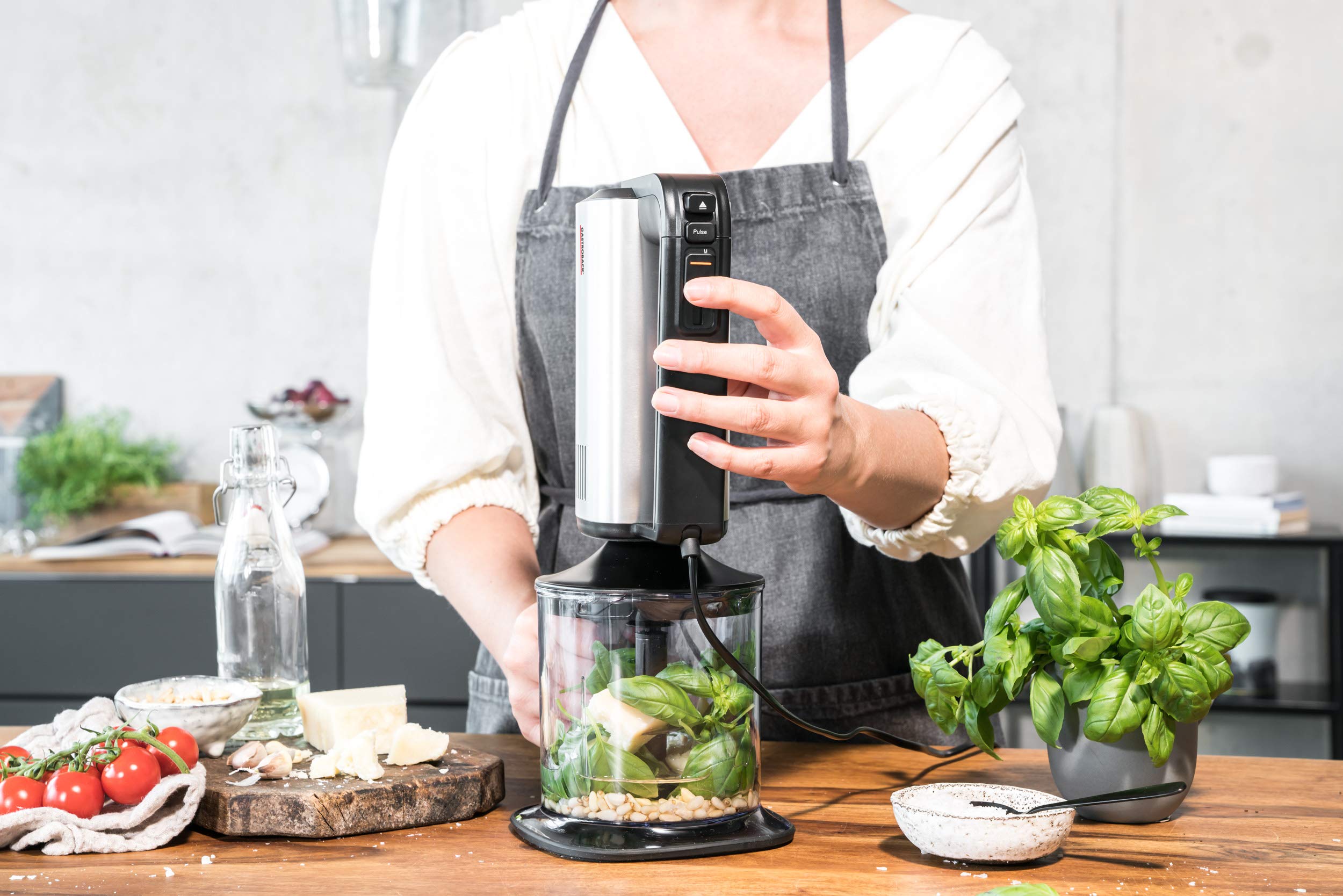 GASTROBACK 40983 Design Handmixer Pro, 5 Geschwindigkeiten und Turbo-Funktion, Dural-Aluminium gebürstetes Gehäuse, 500 Watt, silber, schwarz