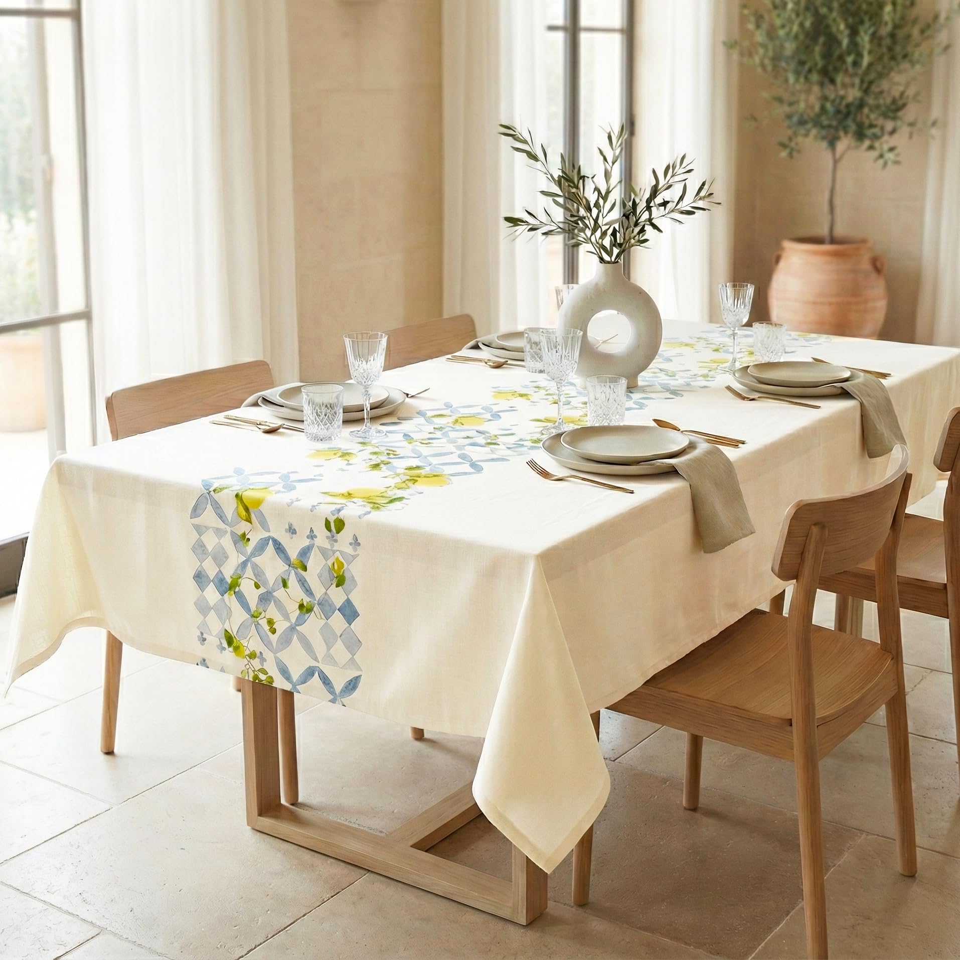 RUSTIQUE LINENS 2–4 Seater Printed Tablecloth, Decorative Washable Dining Table Cover for Square Tables, 150 x 150 cm, Lemon Lattice