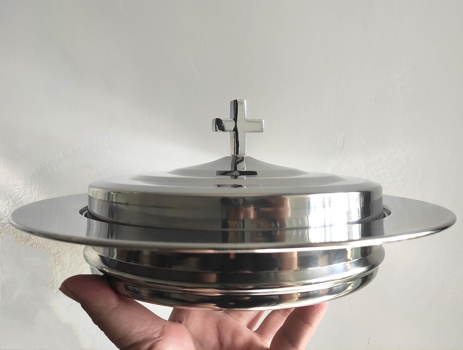 Polished Stainless Steel Communion Bread Tray Plate with Cover for Churches, Stackable communion plate with lid