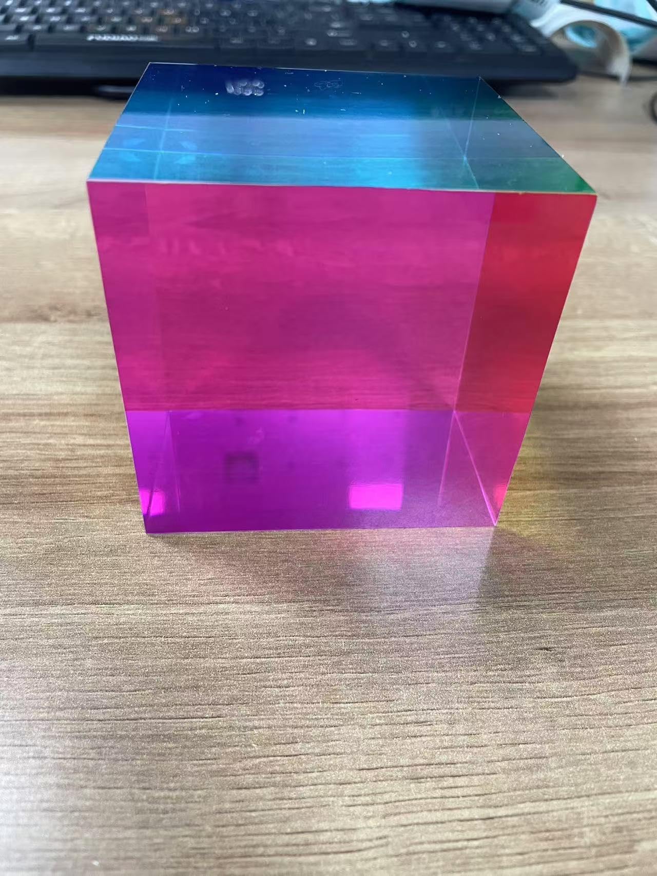 CMY Cube de mélange de couleurs, prisme en acrylique pour l'éducation physique, l'apprentissage et la décoration de bureau, jouets scientifiques et cadeaux pour enfants 80 mm