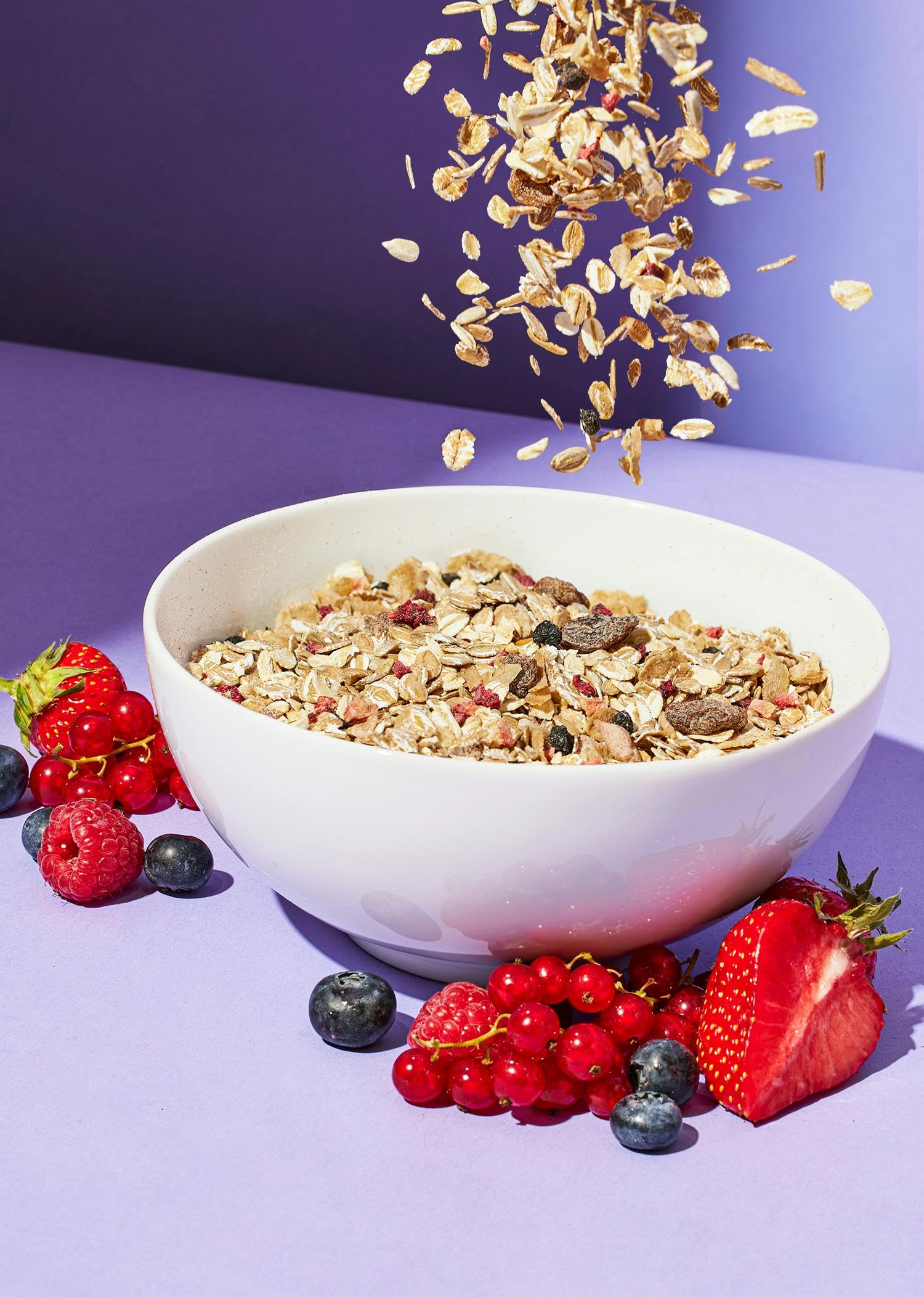 KoRo - Muesli aux fruits rouges avec flocons d'épeautre croustillants 6 x 1 kg - Baies séchées - Divers flocons de grains entiers - Sans sucre ajouté (contient du sucre naturellement présent)