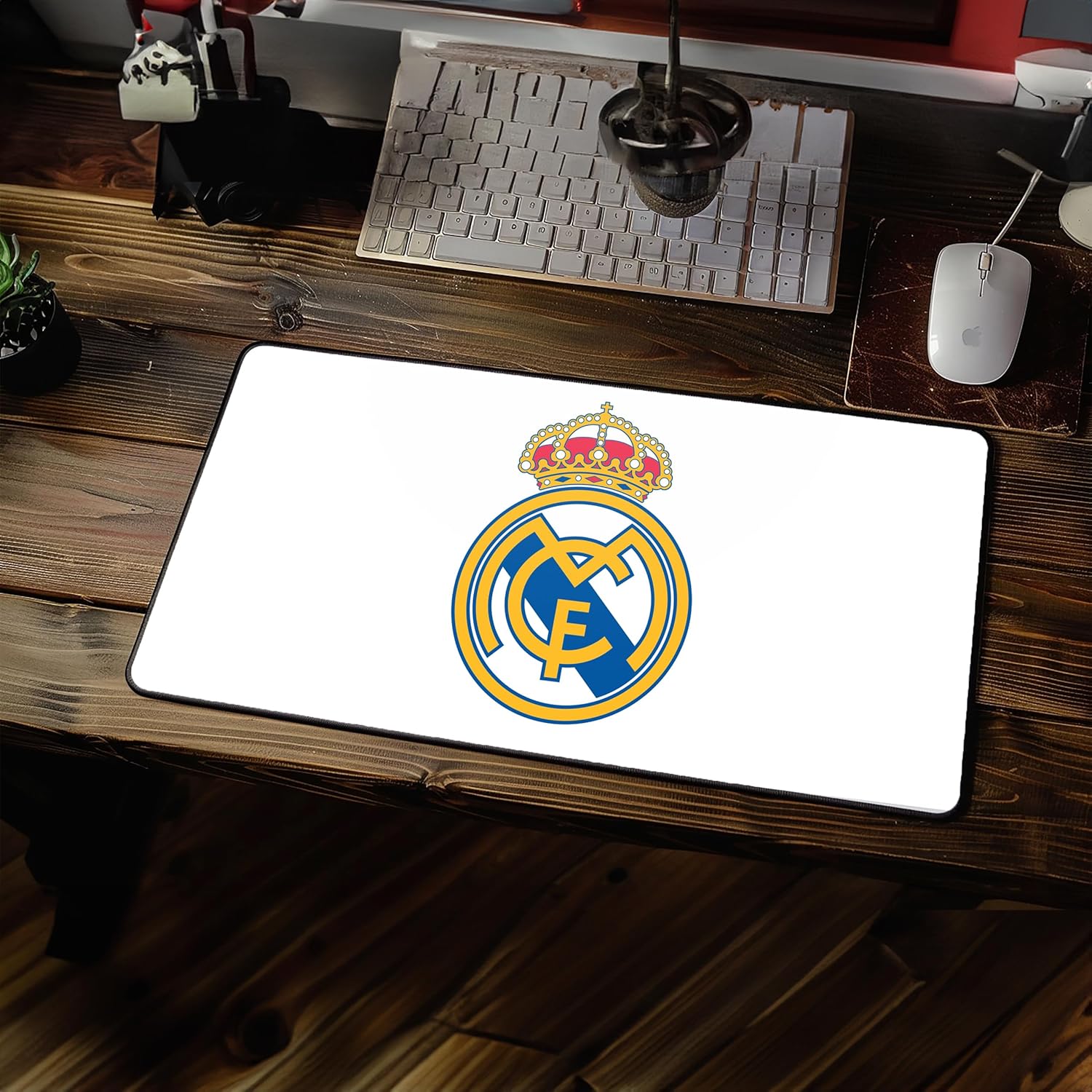 Licensed Décor Real Madrid Desk Mat - Full Colour Crest on White - 35 x 60 cm