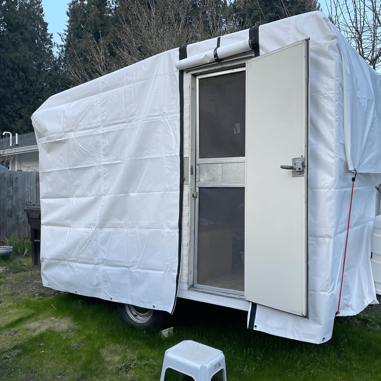 Bianco Telo Impermeabile Esterno, Telone Occhiellato Impermeabile in Polietilene, Telone Impermeabile per Esterno, Giardino, Gazebo, Campeggio, Piscina, Auto, Barche, Legno, 2x3m
