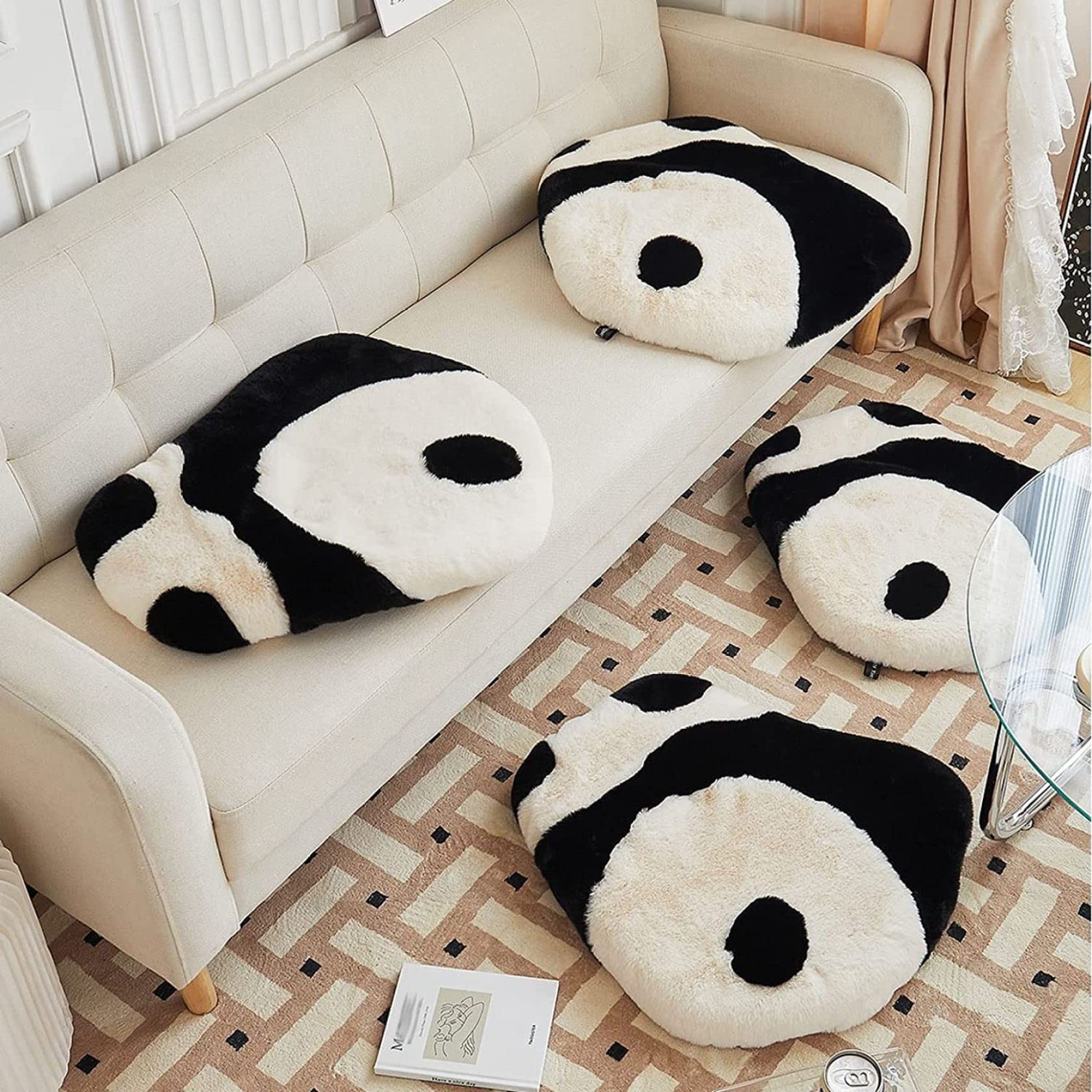 Amazon｜抱き枕 座布団 パンダクッション フェイクファー 座蒲