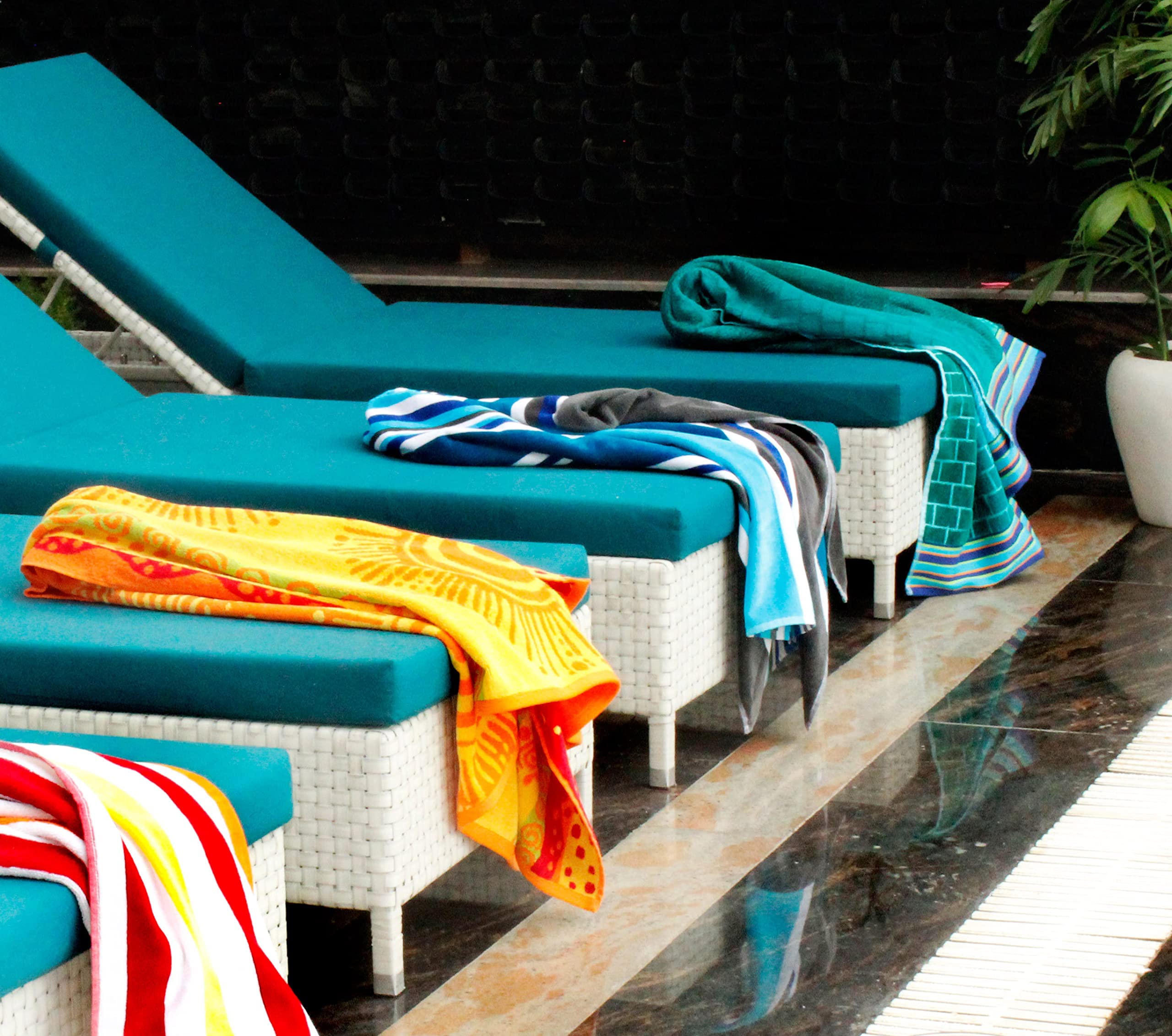 COTTON CRAFT - Paquete de 2 toallas de playa de terciopelo tejido jacquard XL - 39 x 68 pulgadas - 100% algodón - Rayas azules Cancún - 450 g/m² - Cada toalla pesa 0.77 kg
