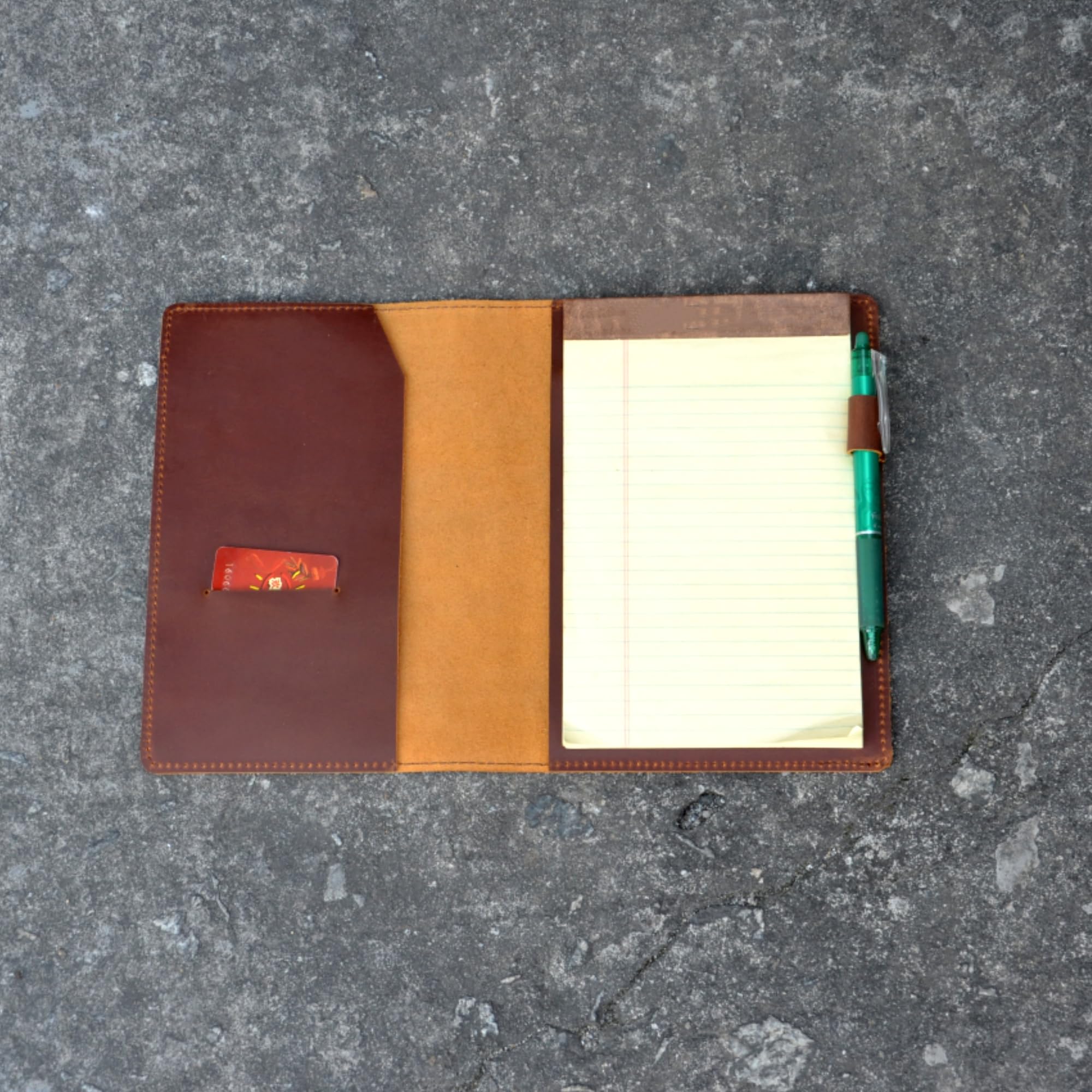 Housse en cuir compatible avec les blocs-notes légaux 12,7 x 20,3 cm, règle juridique 12,7 x 20,3 cm, carnets de notes en cuir véritable vieilli A5 avec passant pour stylo (marron)