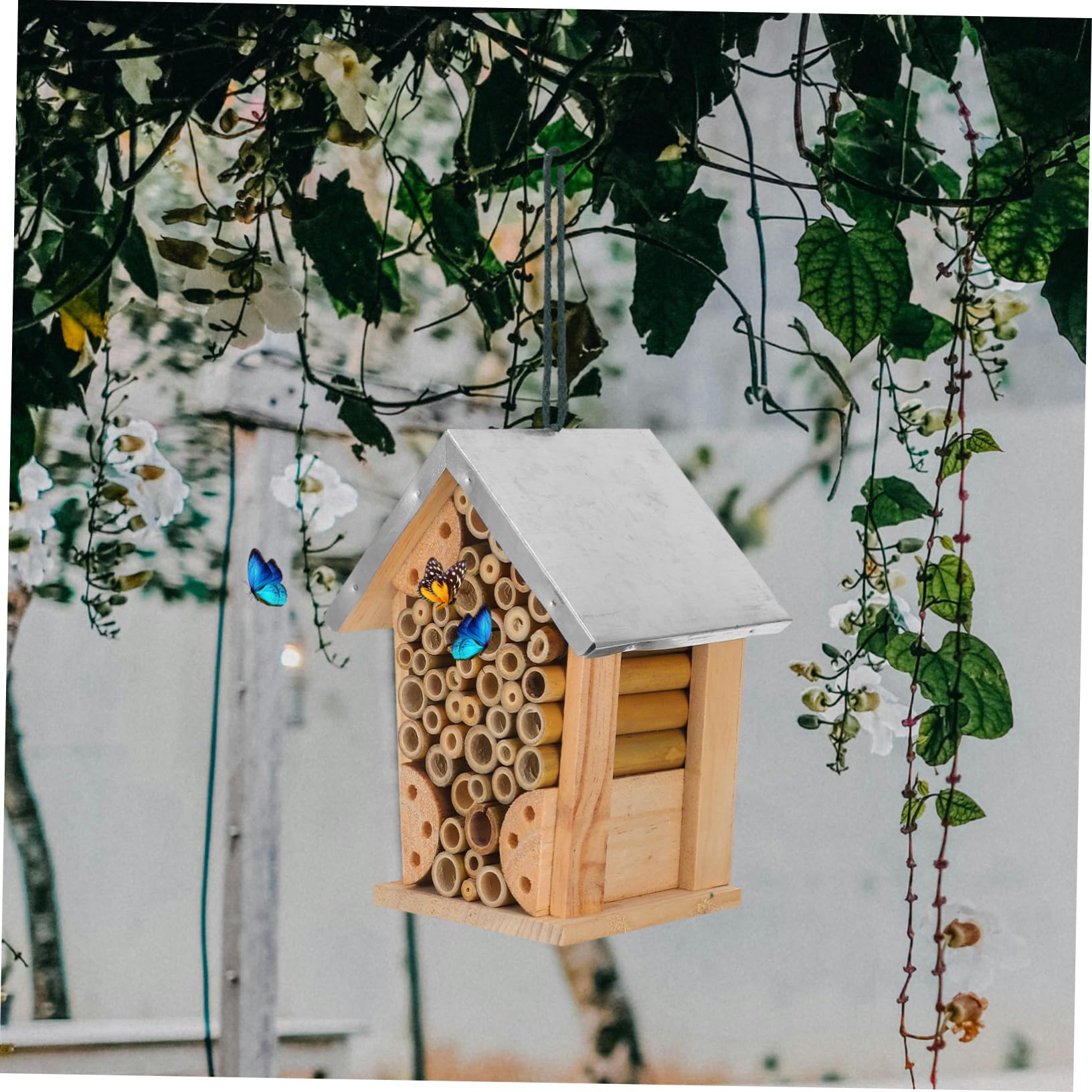 Hängendes Insektenhaus und Eisen für Garten, Draußen