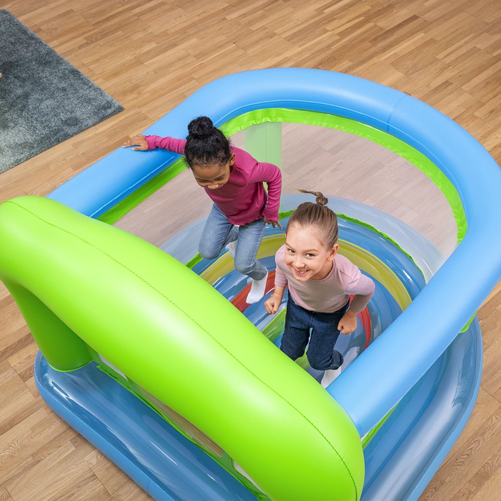 67" x 62" x 50"/1,70m x 1,58m x 1,27m Jump-O-Rama Bouncer
