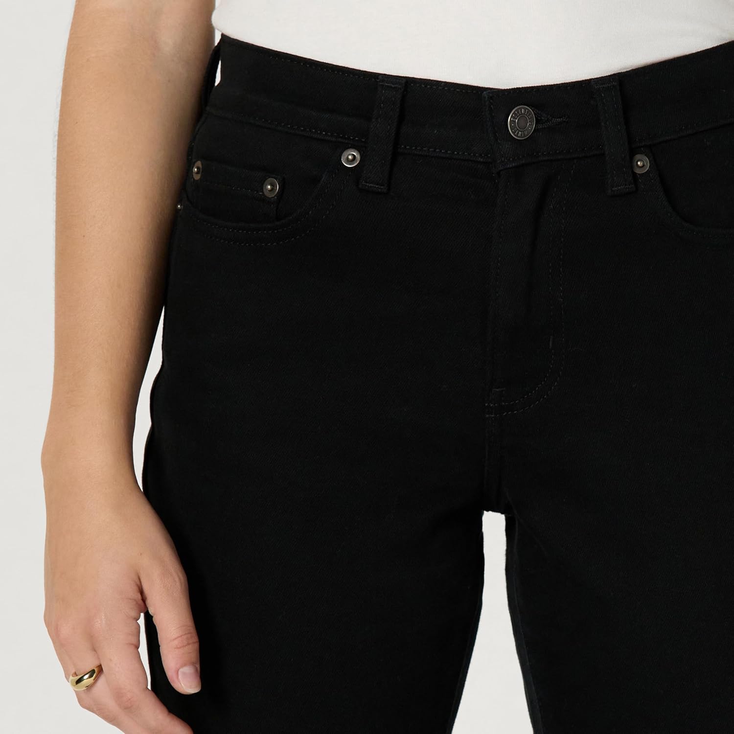 Amazon Essentials Women's Women's Low Stretch Mid-Rise Boyfriend Crop Jean - Image 5