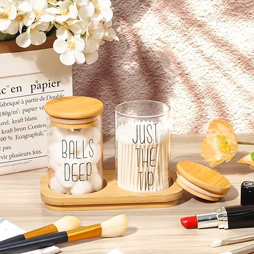 Miniatura 7 de Divertido dispensador Qtip - Paquete de 2 tarros de cristal para boticario con bandeja de bambú juego de baño con tapas de bambú para bola de