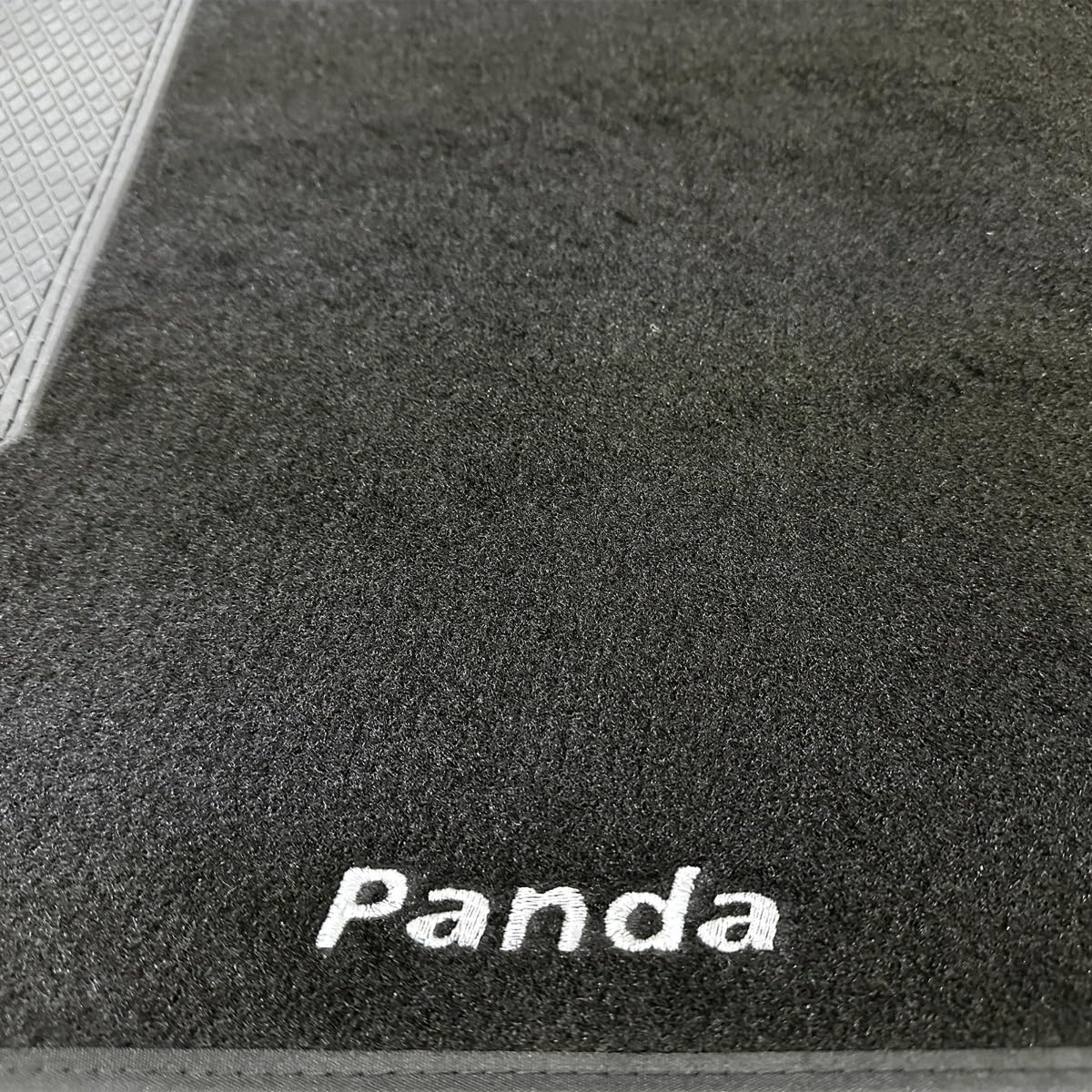 SERIE 4 TAPPETI - TAPPETINI IN MOQUETTE NERI PER PANDA DAL 2003 AL 2012 con battitacco cucito e Striscia antiscivolo