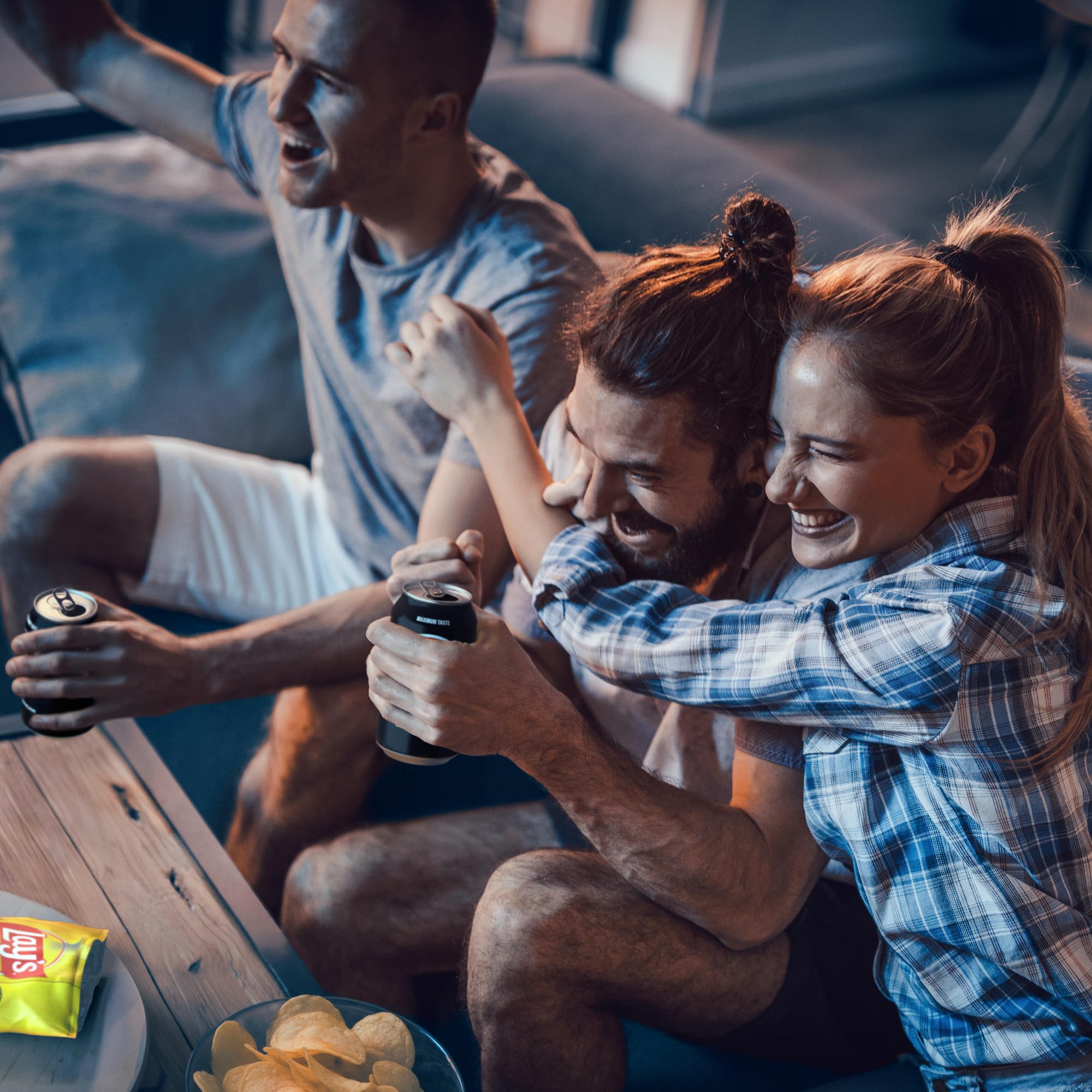 Pepsi Zero Fußball Multipack – 24x 330ml Dosen (12x Pepsi Zero, 4x Sugar free Mango, 4x Strawberry & Cream, 4x Vanilla & Cream), Zuckerfrei, Erfrischungsgetränk ohne Zucker, Fan Bundle