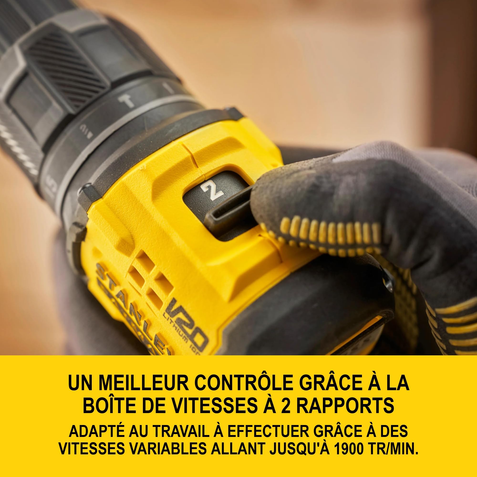 STANLEY V20 Perceuse-visseuse sans fil et brushless à 2 vitesses, comprenant une batterie Li-Ion 2.0Ah, un chargeur 1.25A et une mallette ProStack, 18V, SFMCD716D2T-QW
