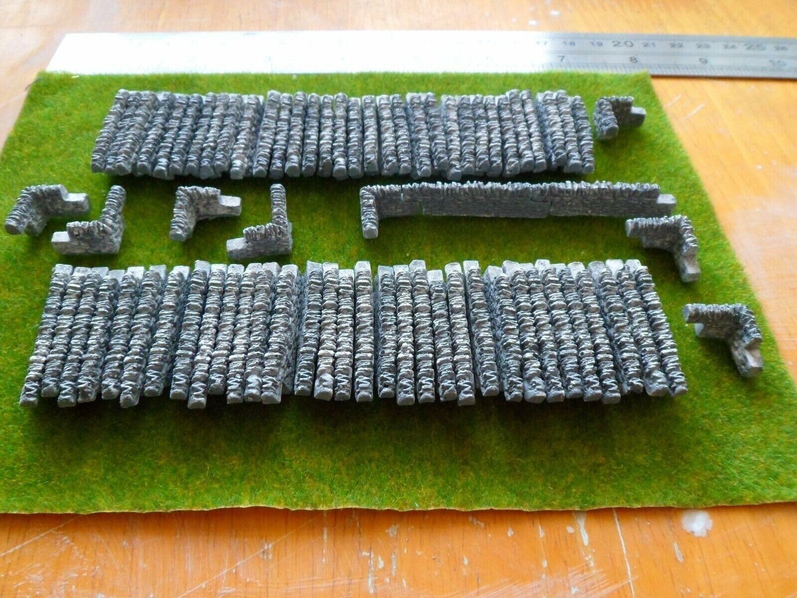 N Gauge Stone Walling 74 Piece Grey - Model Railway scenery