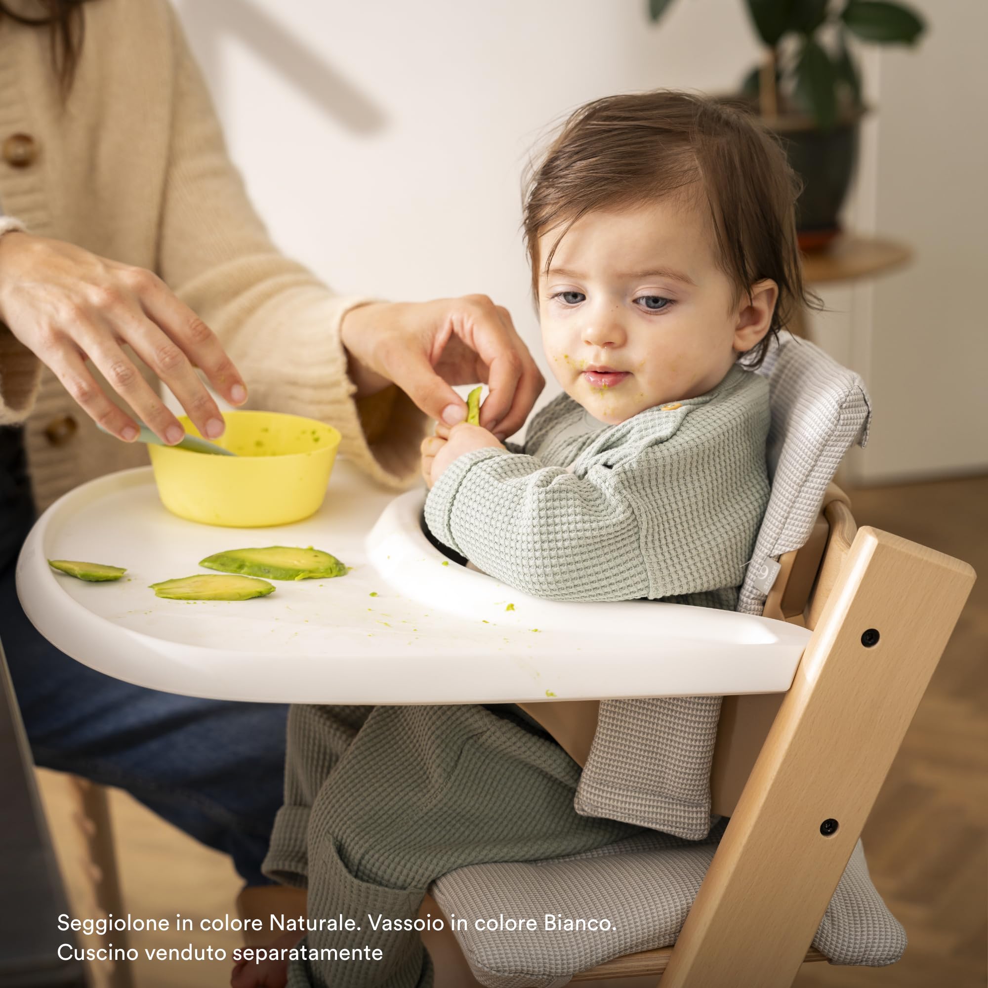 Seggiolone Stokke Tripp Trapp (Vanilla White) con vassoio Stokke (Vanilla White) - Include sedia Tripp Trapp, Baby Set 2 per bambini da 6 a 36 mesi - Regolabile e facile da pulire