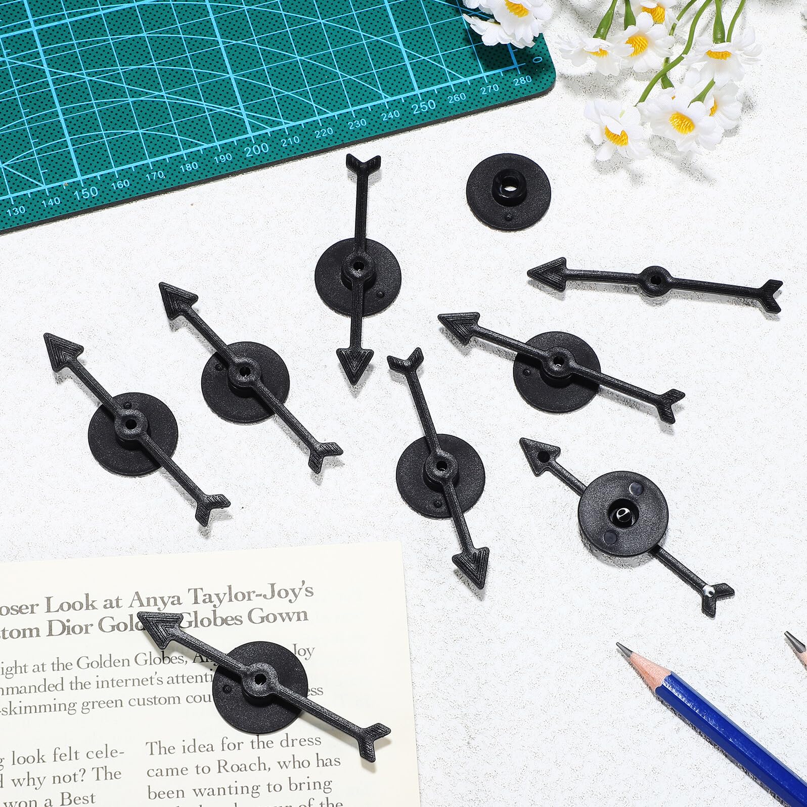 UKCOCO Flèches en Plastique Noires 25 Pièces pour Jeu Qui Tourne | Rotation Fluide et Usage Simple, Lot Pratique pour Salle de Classe, Accessoires de Jeux de Société UKCOCO Flèches en Plastique Noires 25 Pièces pour Jeu Qui Tourne | Rotation Fluide et Usage Simple, Lot Pratique pour Salle de Classe, Accessoires de Jeux de Société