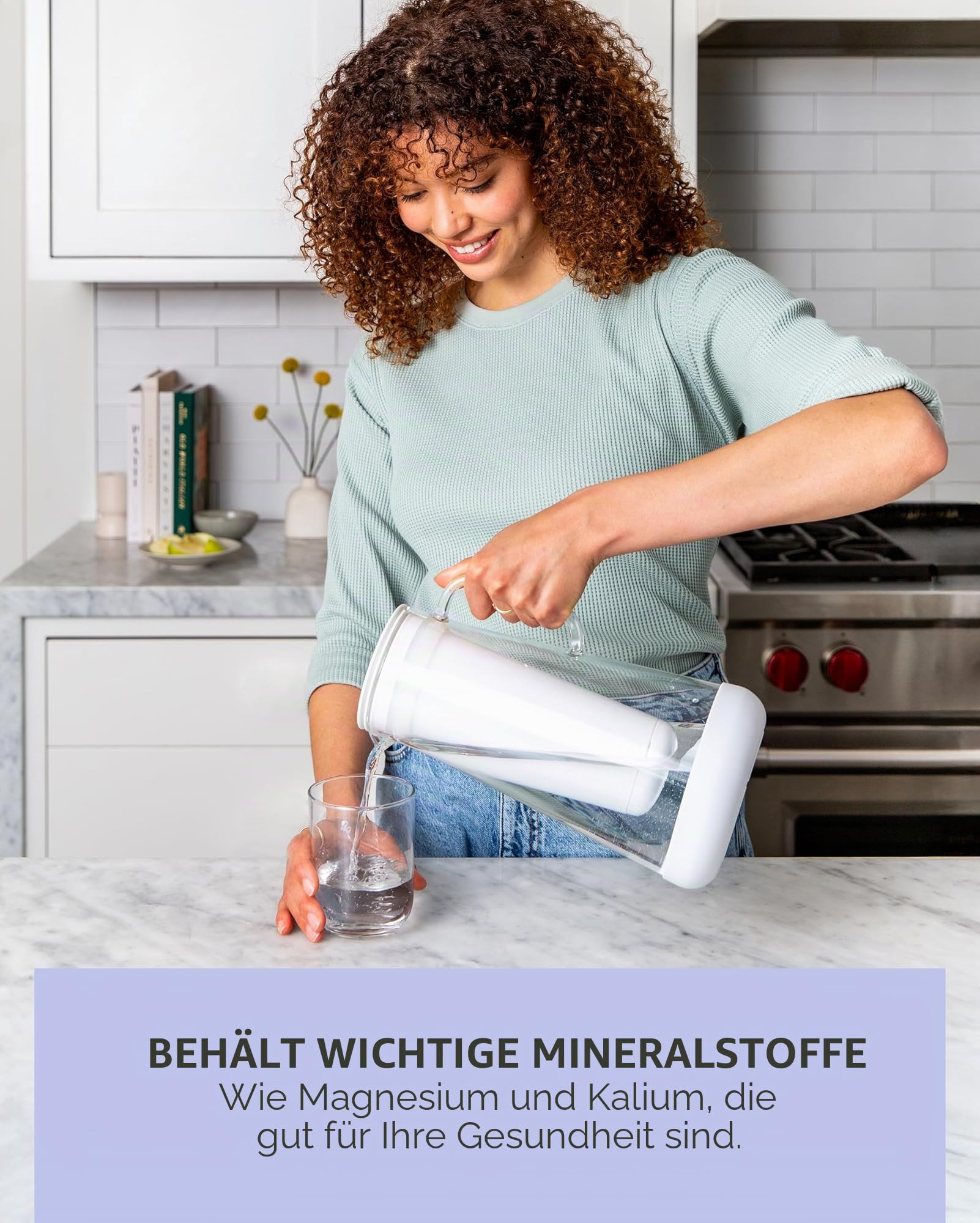 LifeStraw Home Wasserfilter-Kanne aus Glas mit Silikonbasis; Bietet Schutz vor Bakterien, Parasiten, Mikroplastik, Blei, Quecksilber, PFAS und weiteren Chemikalien; 1,6 Liter, Stormy Blue (blau)