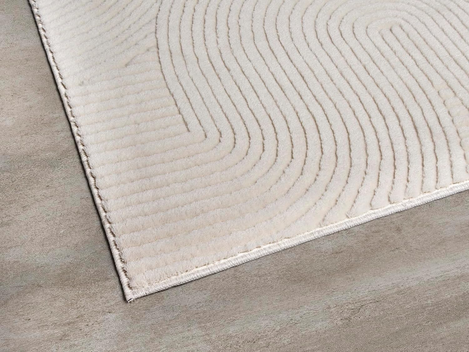 the carpet Rio - Moderner Kurzflor Teppich, weicher und pflegeleichter Anti-Rutsch-Teppich mit 3D-Optik, robust, für Wohnzimmer und Schlafzimmer, Creme, 80 x 300 cm