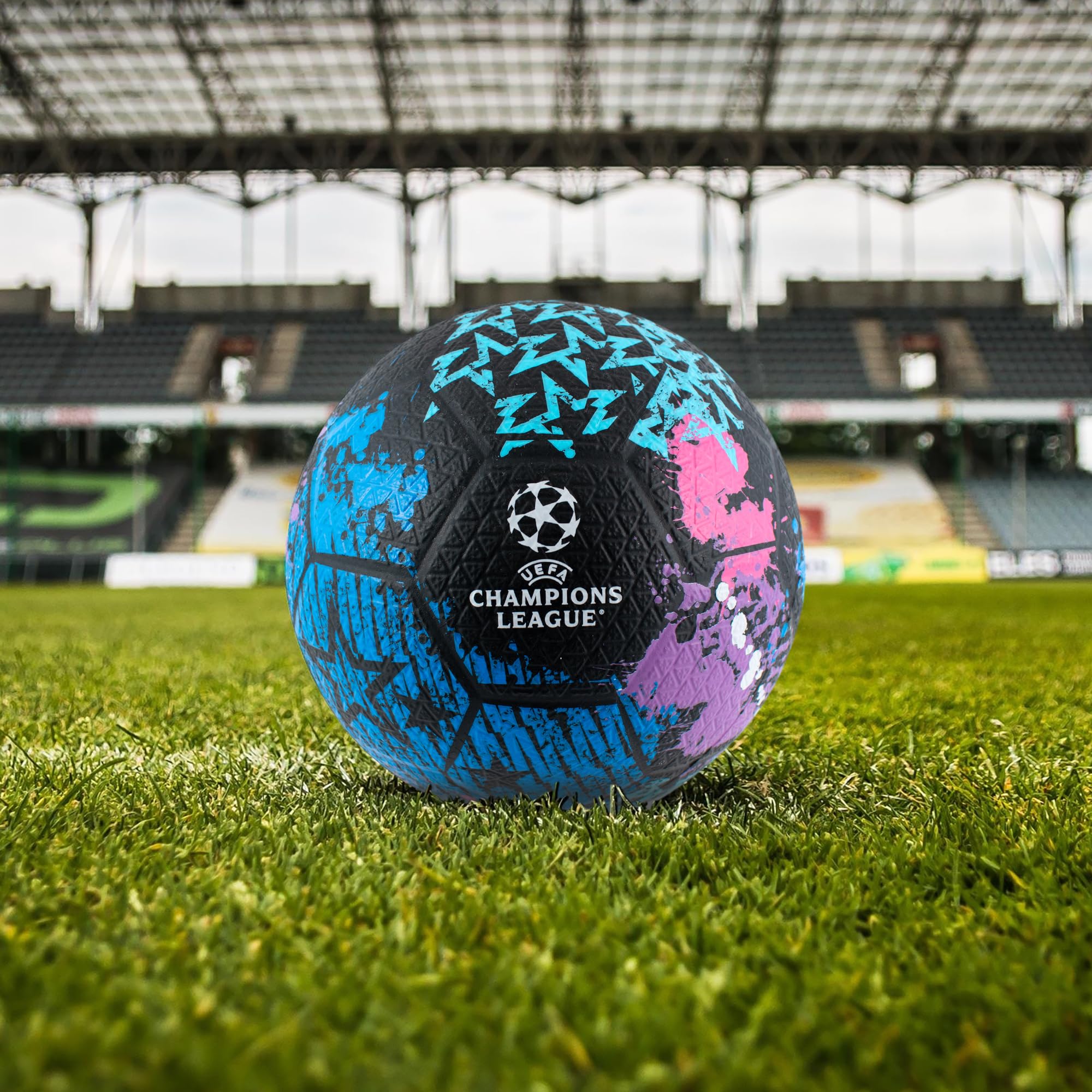 Hy-Pro Pallone da strada in gomma con licenza ufficiale UEFA Champions League, misura 5, ottima idea regalo, prodotto UCL, per interni ed esterni