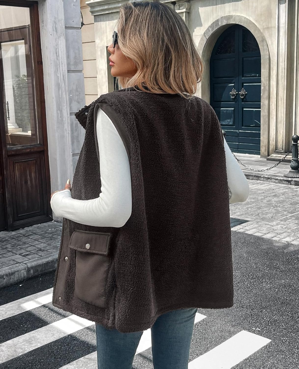 Womens Sping 2026 Sherpa Fleece Vest Sleeveless Button Down Oversized Winter Fuzzy Vest Outerwear Jacket with Pocket - Image 3
