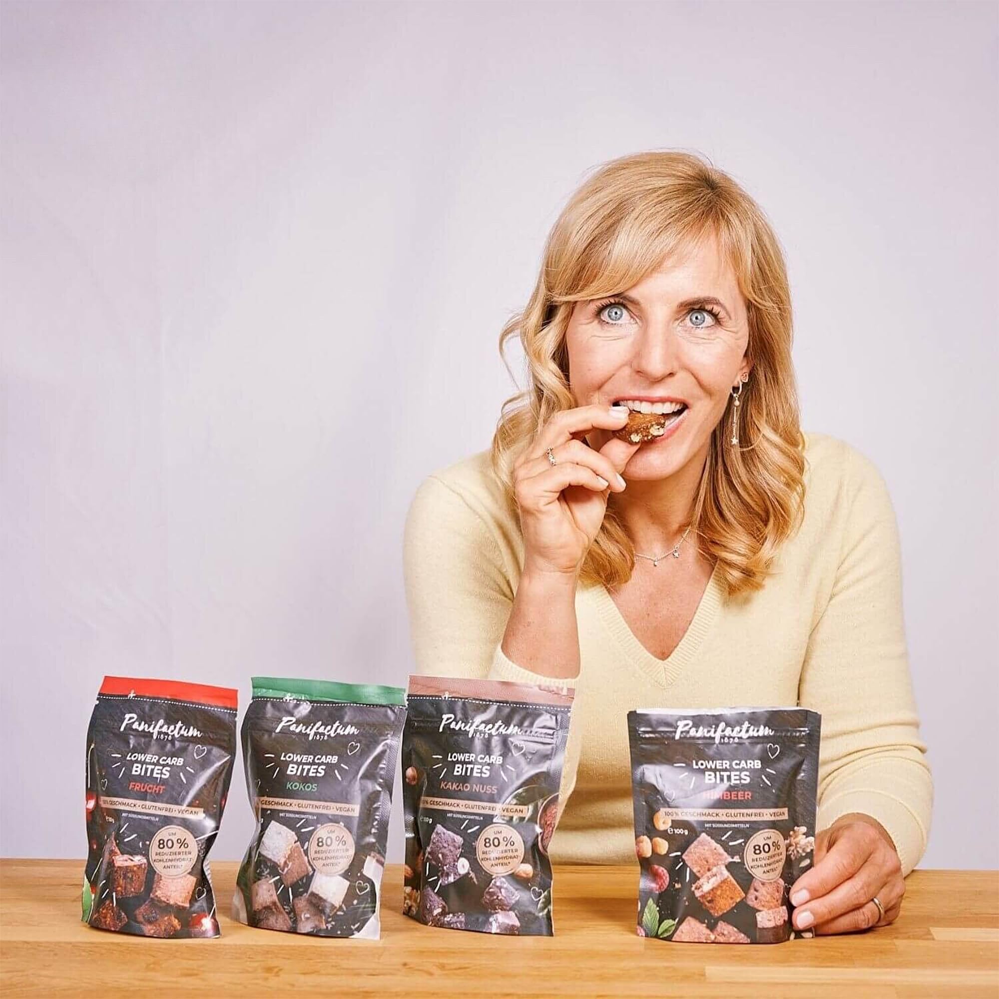 Panifactum Snacks Low Carb Bites, Wiederverschließbares Probierpaket | Frucht, Himbeer, Kakao-Nuss & Kokos, Vegan & Glutenfrei, für Unterwegs & Arbeit, mit Nüssen, Samen, Kokos & Mandelmehl