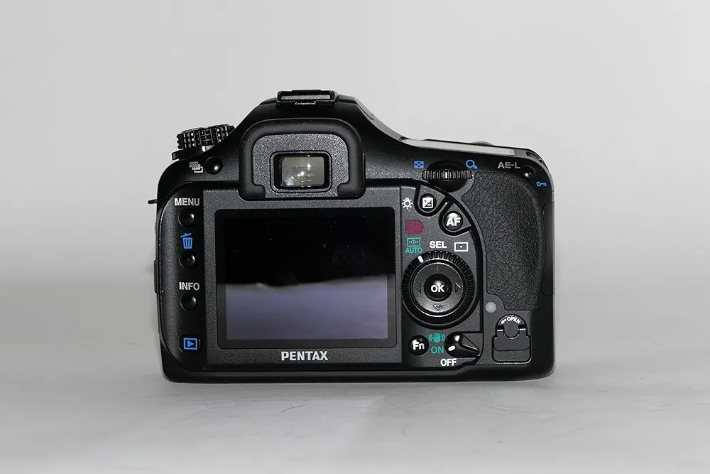 Amazon.co.jp: PENTAX デジタル一眼レフカメラ K20D ボディ