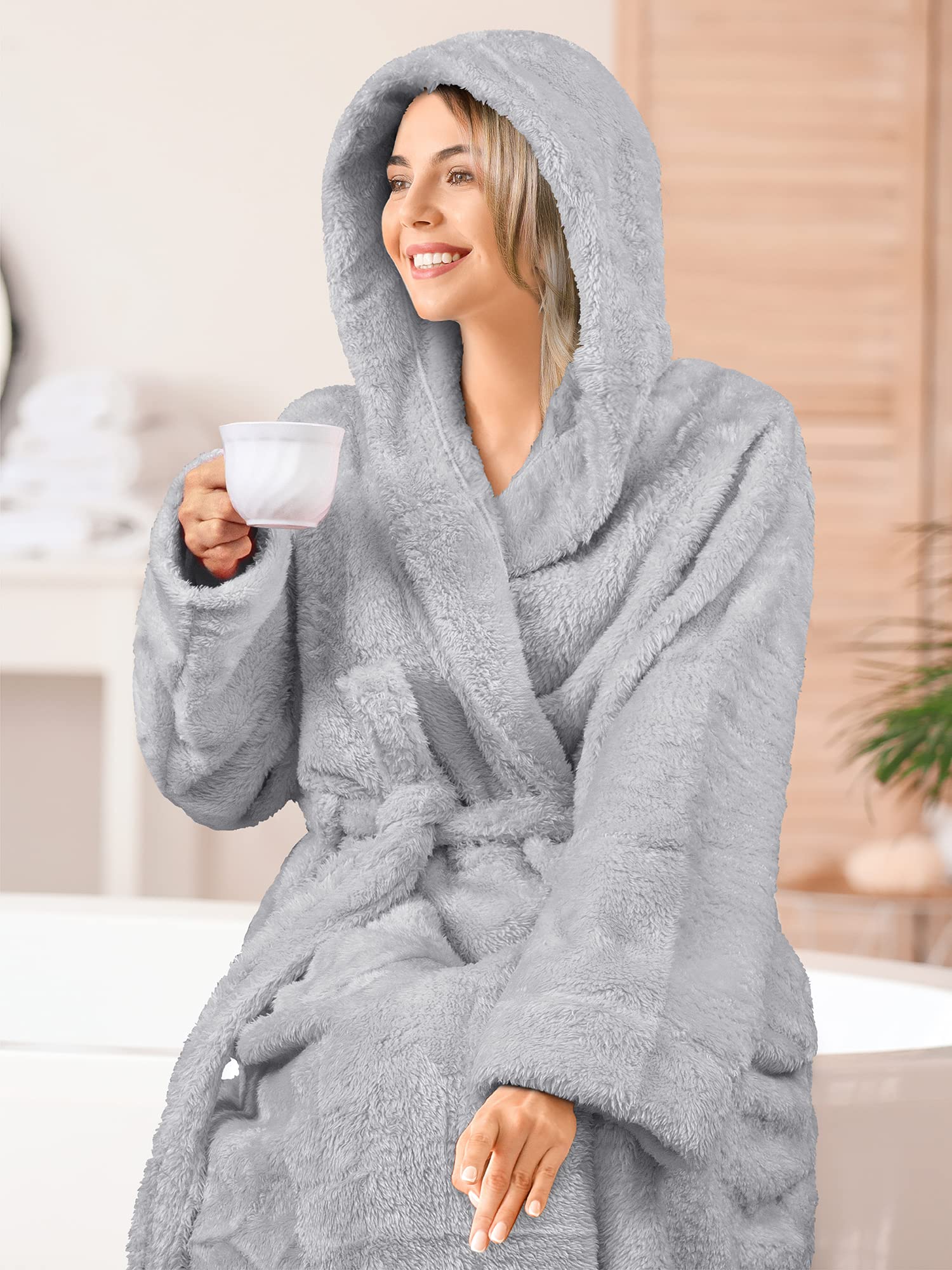 PAVILIA Peignoir à capuche en peluche douce pour femme | Peignoir à poils longs en polaire sherpa chaude et moelleuse