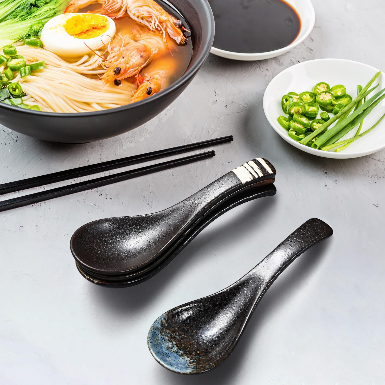 5 Stück Japanisches Keramik Suppenlöffel mit Praktischem Design Gesund und Stilvoll für Küche und Asiatische Suppe Zufällige Farbe