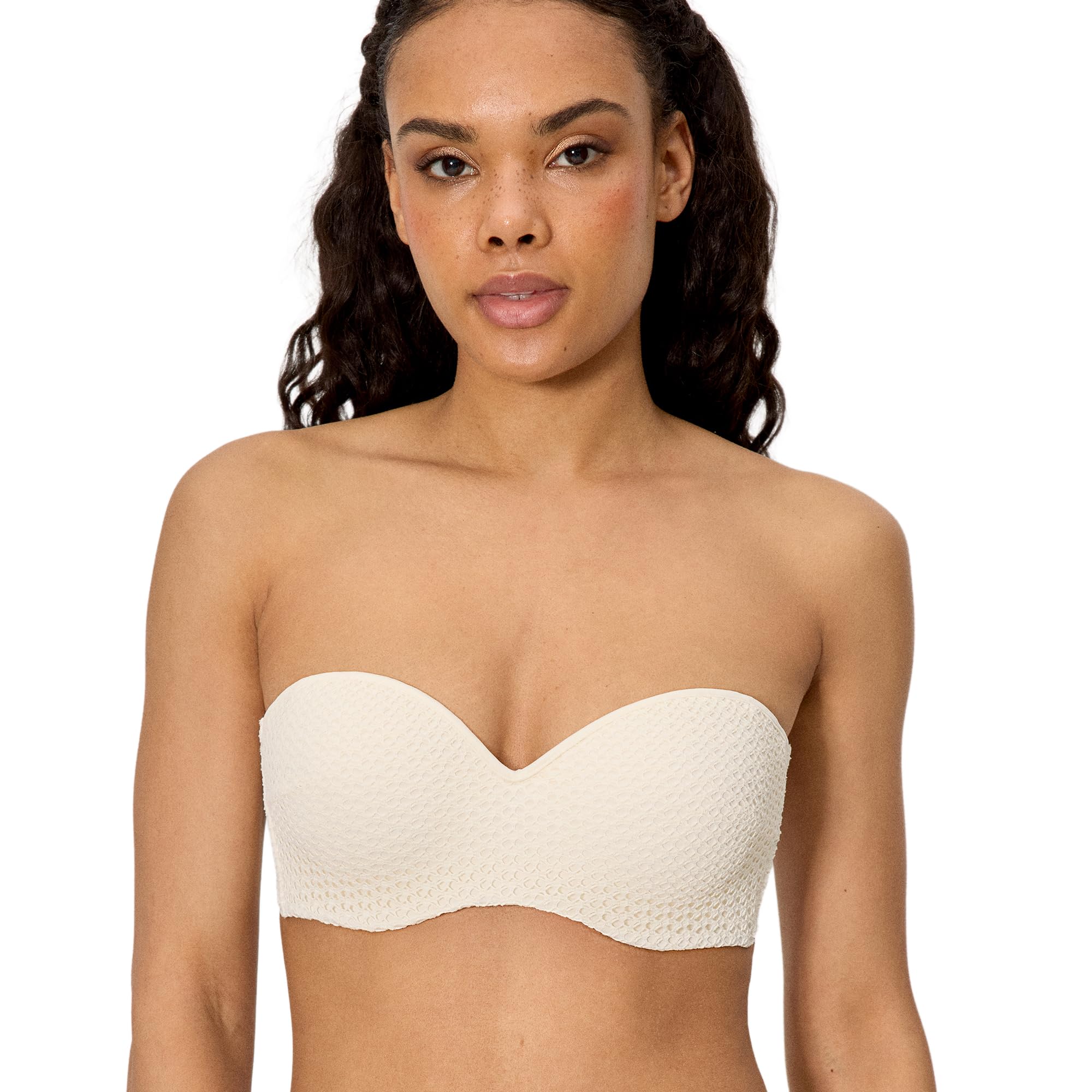 YSABEL MORA. Top Bikini Bandeau Tejido Calado Copa C. con Aro Y Relleno. Tirantes Regulables Y Desmontables. Opción Sin Tirantes. Combínalo con Braga A Juego para Look Completo .Colección Sand.