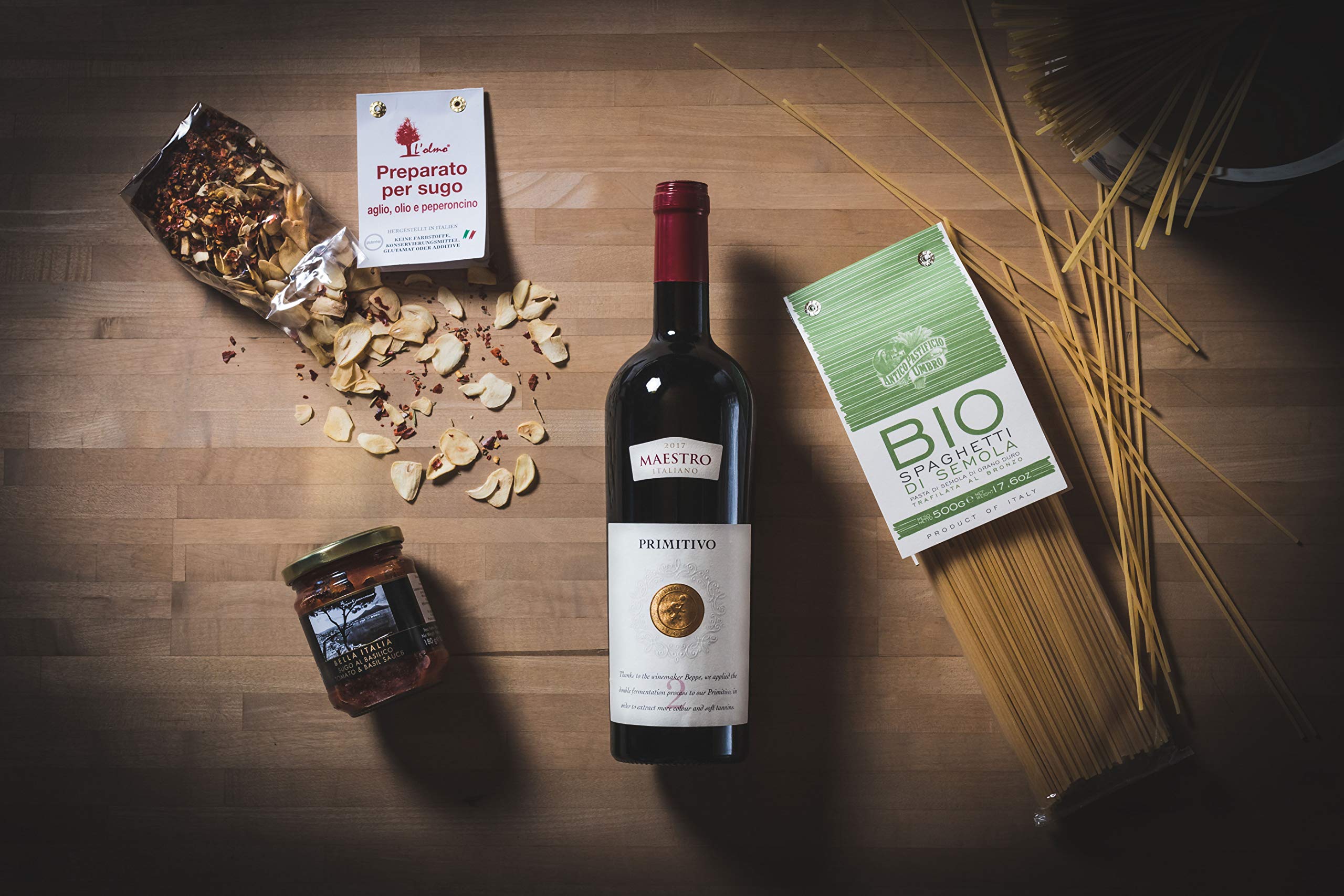 Geschenk-Set "Nudelliebe" Geschenk Korb mit Spaghetti di Semola, Gewürzmischung, Tomatensauce und Primitivo & Präsentkorb „Gaumenfreude“ Italienischer Rotwein Sangiovese