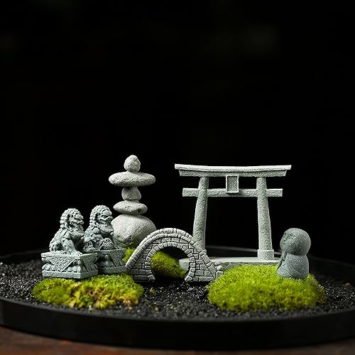 Miniatura 4 de 6 piezas de mini accesorios de jardín zen, puente de jardín en miniatura Foo Dogs Torii Gate, figuras de piedra arenisca meditación, decoración zen,