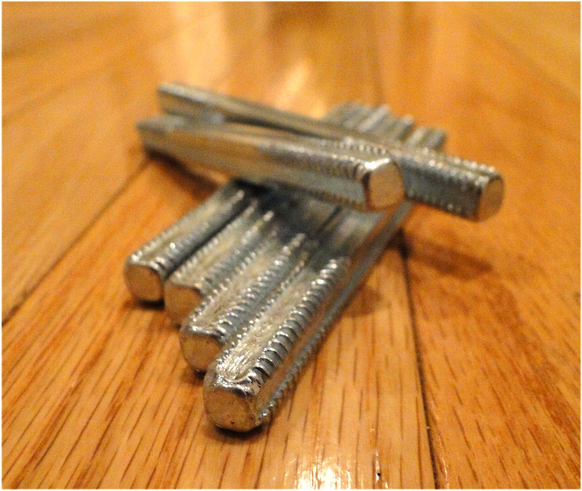 Pair of 4" Replacement Door Knob Spindles with 16 Course Threads Per Inch