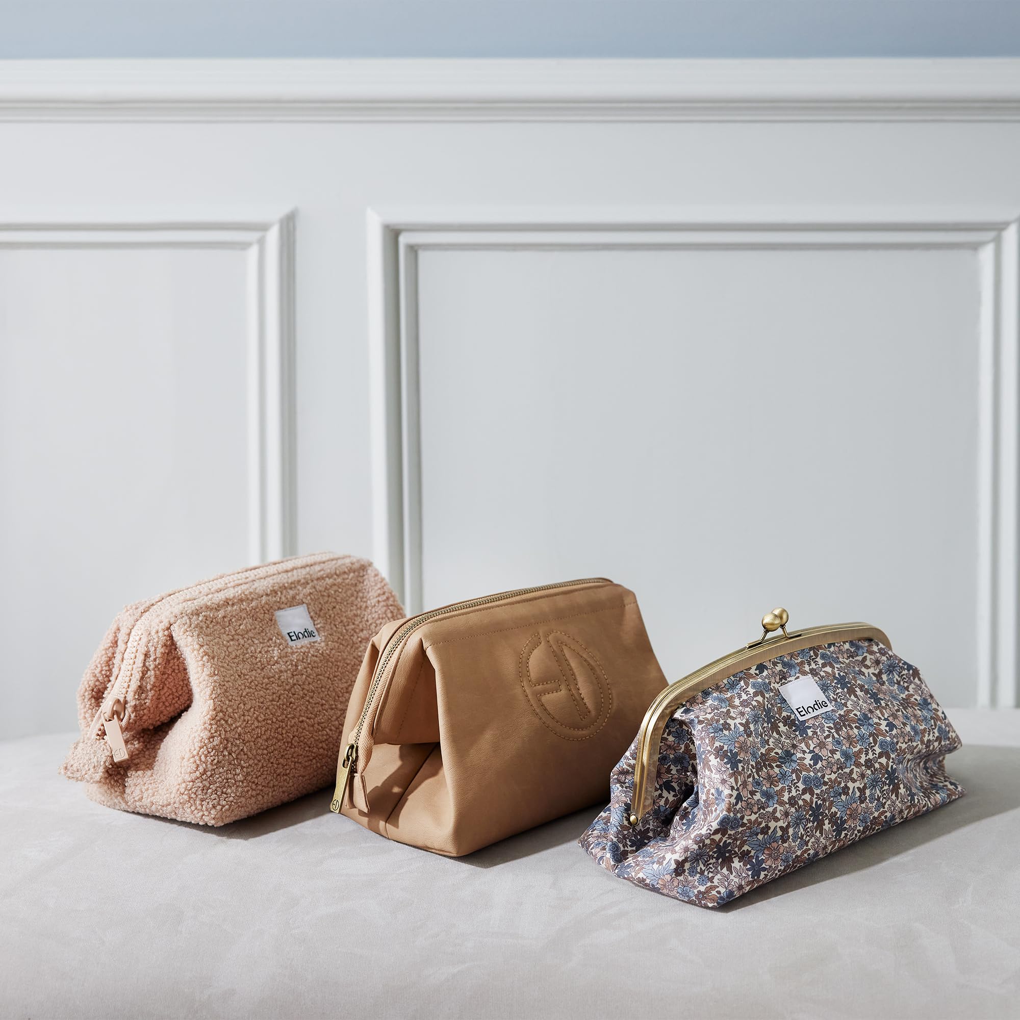 Elodie Details Bolsa de Aseo Zip&Go de Lona - Forma rígida - Cambio de bebé y Accesorios - Jardin Bleu