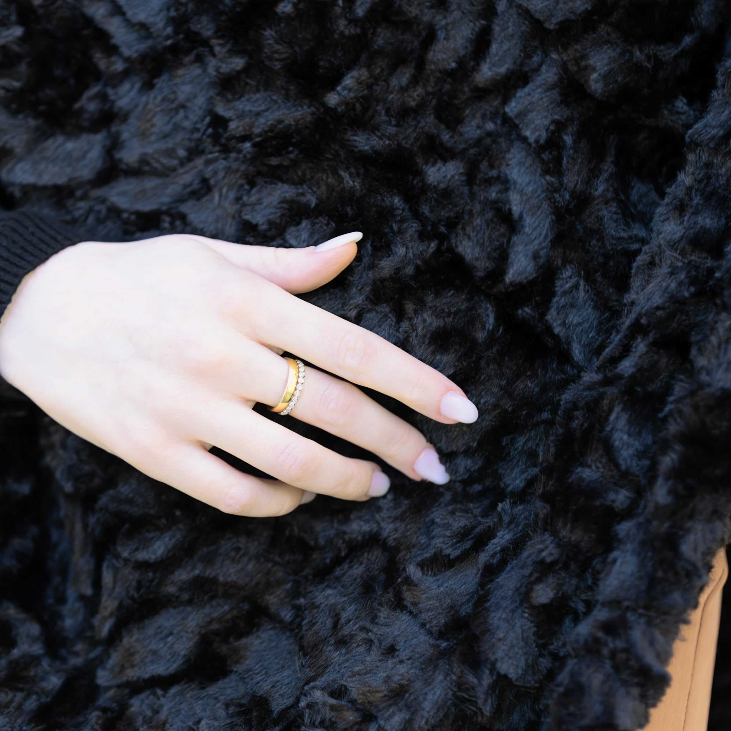 Poncho Donna Invernale colorata, Mantella Elegante per cerimonia, Scialle Coprispalle, Stola per l'inverno in pelliccia sintetica