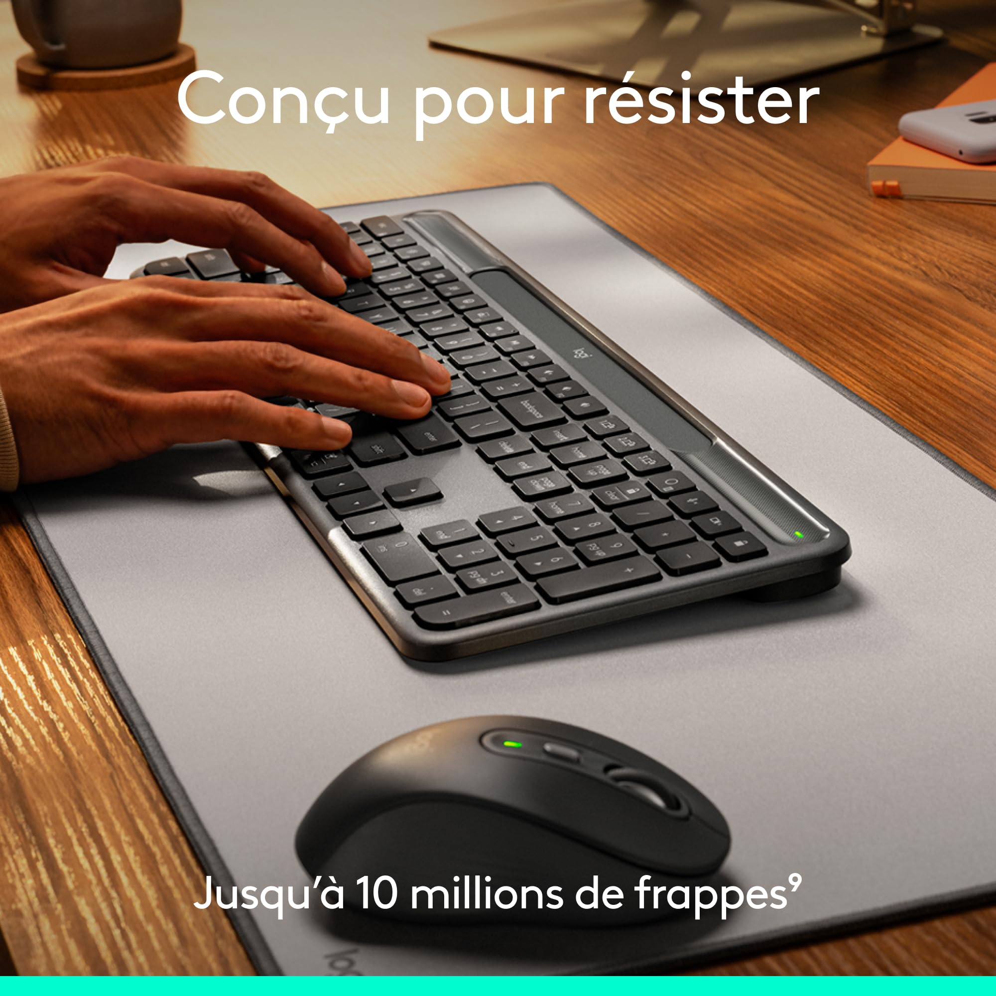 Logitech Signature Slim Solar+, Clavier sans Fil alimenté par la lumière Solaire et Artificielle, Batterie Durable Jusqu’à 10 Ans, Touches Personnalisables, Bluetooth, Français AZERTY - Graphite