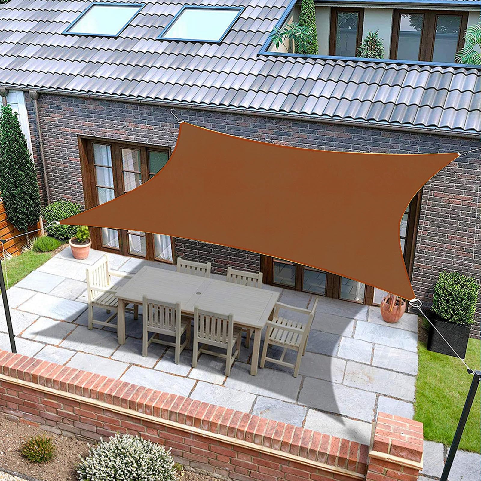 Voile d'ombrage marron anti-déchirure imperméable pour protéger la terrasse de la pluie