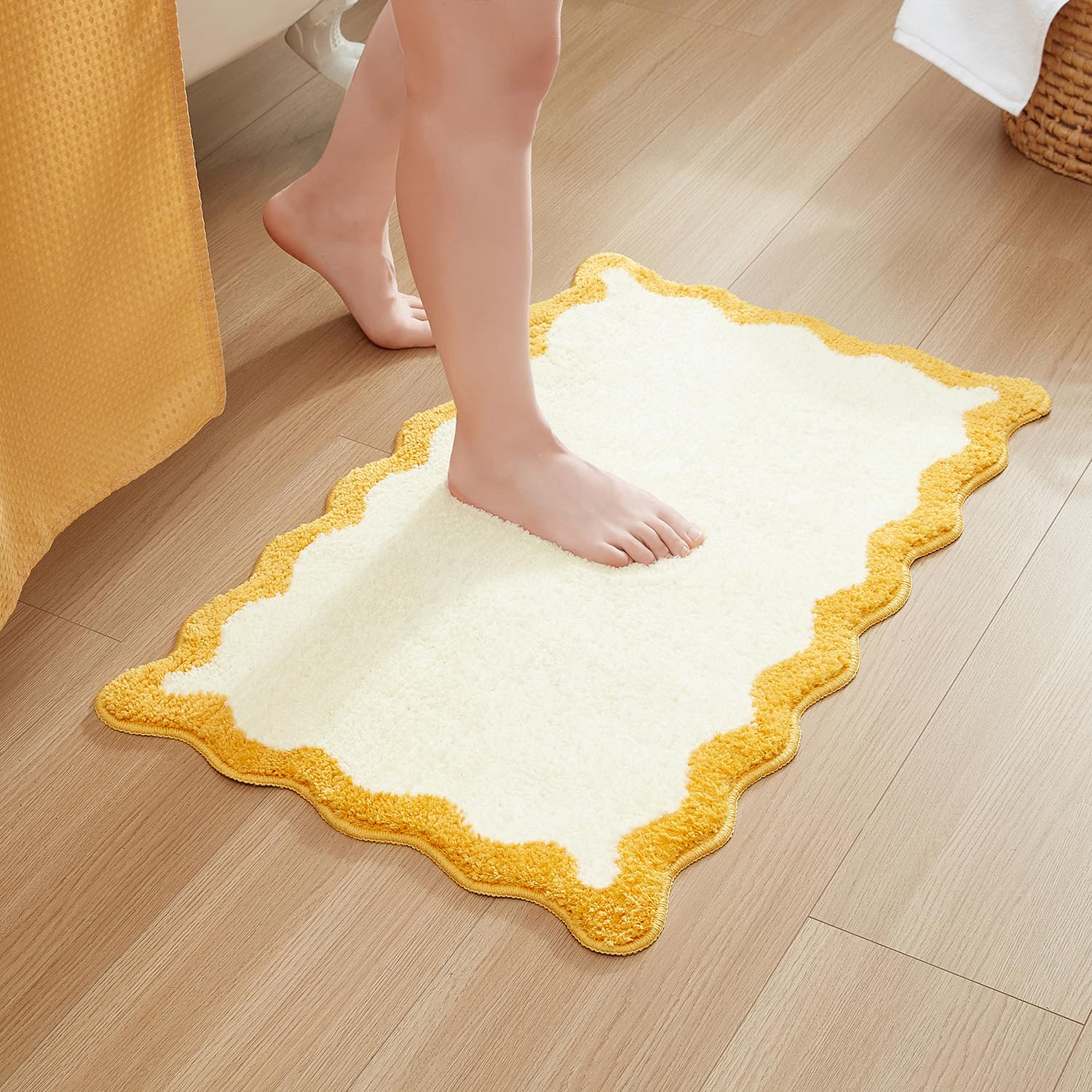 MTH / ふわっRUGMAT Amazon.com: MONDAY MOOSE Bath Mat with Scalloped Wavy Ripple