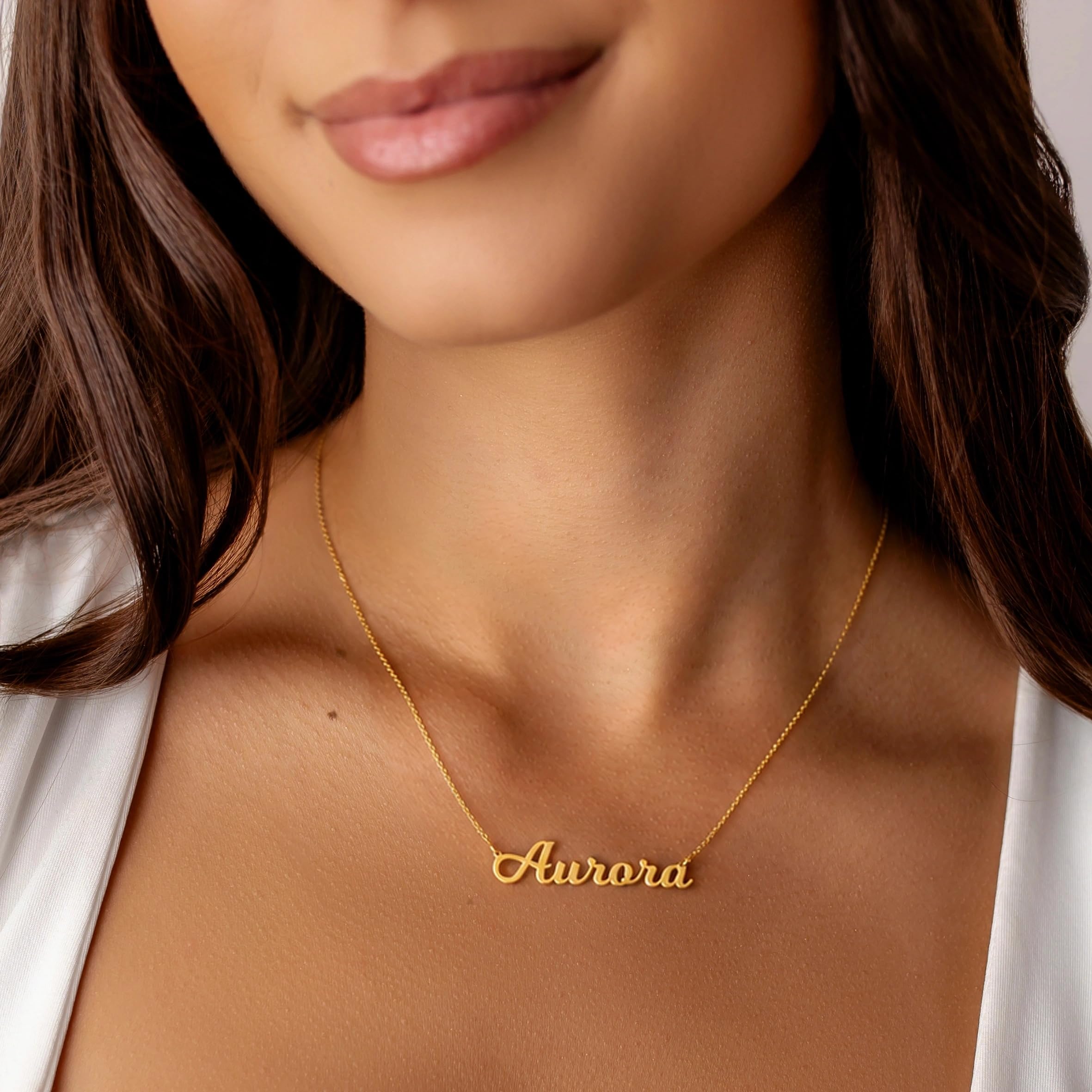 Sakrami Gold Halskette mit Namen - personaliserbares Gelbgold aus 9KT + personalisierte Geschenkbox + Geschenk zum Weihnachten, Geburtstag, Jahrestag, Muttertag, für Frau oder Freundinnen